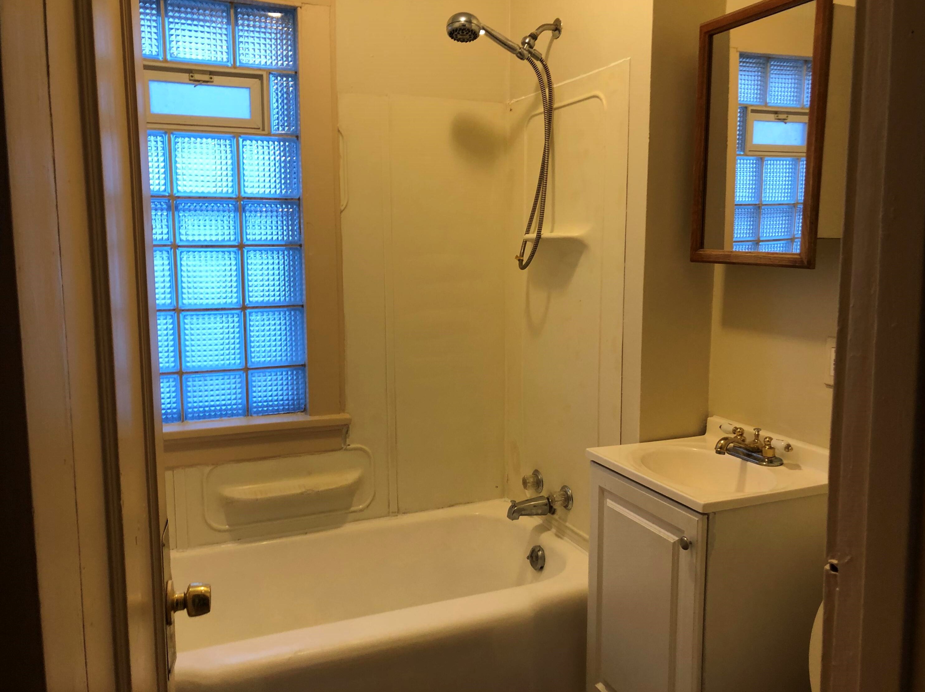 2449 39th St, Milwaukee WI  53210-3010 exterior