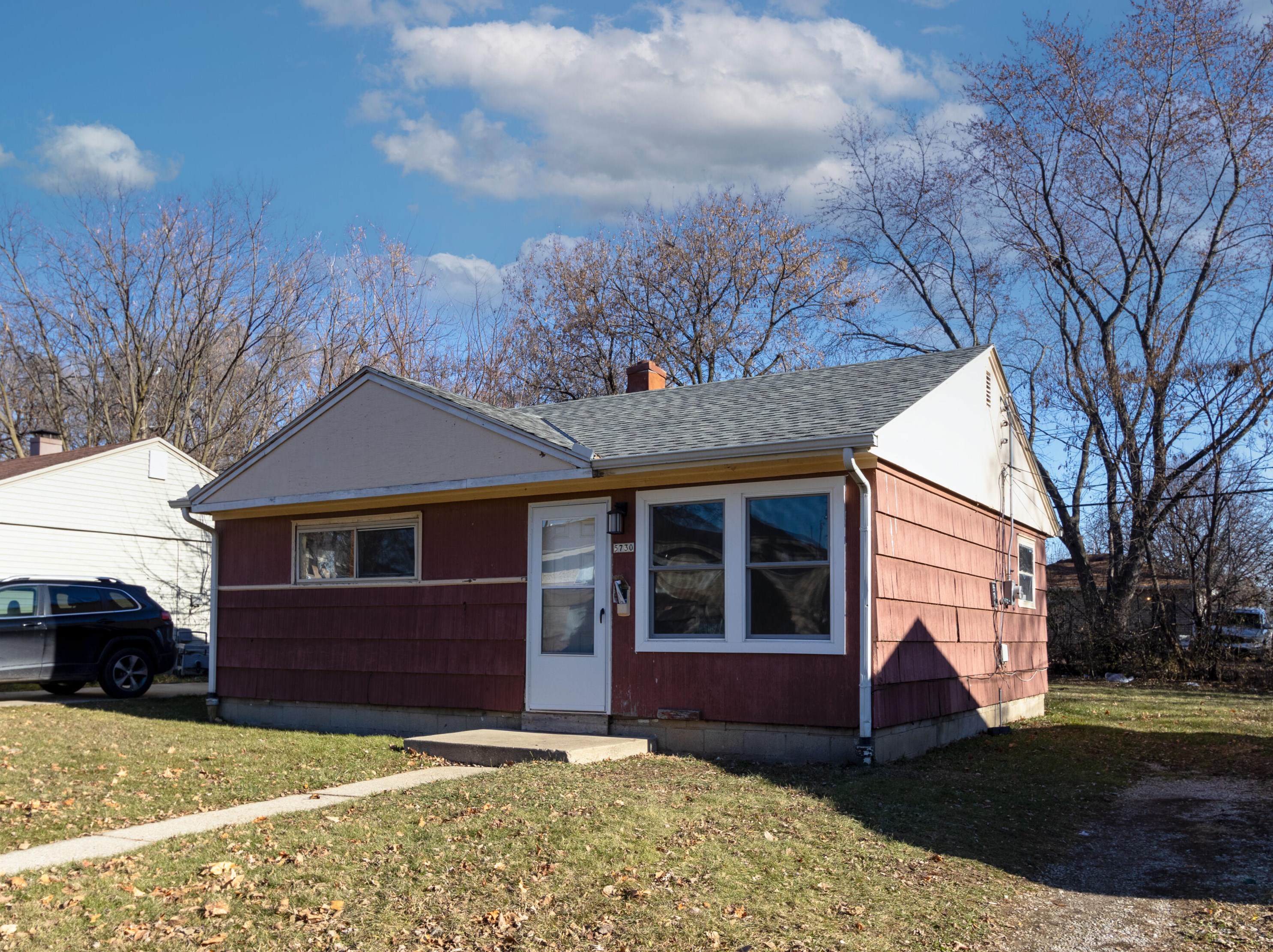 5730 N 62nd St, Milwaukee, WI 53218