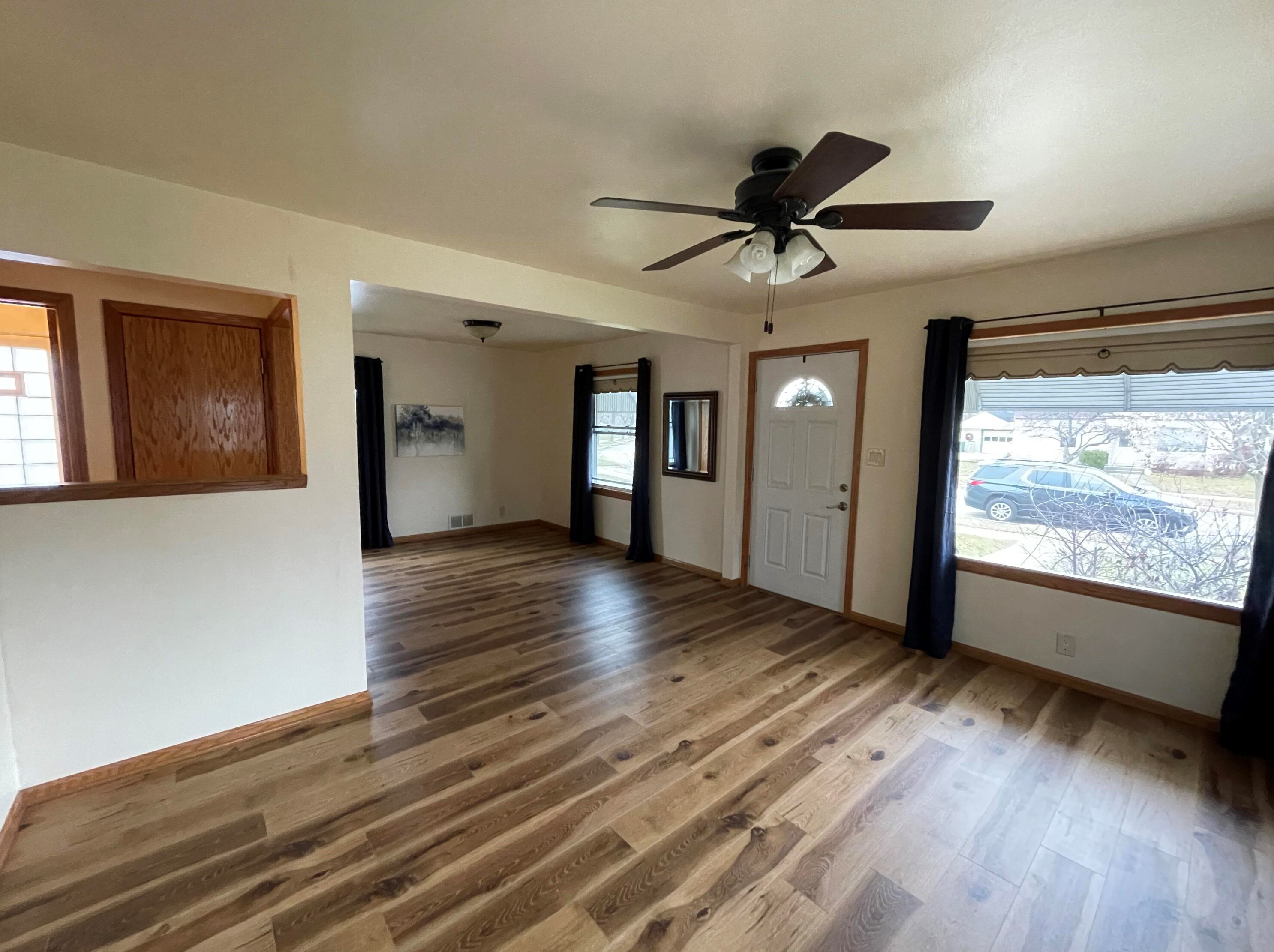 3041 67th St, Milwaukee, WI 53219-4102