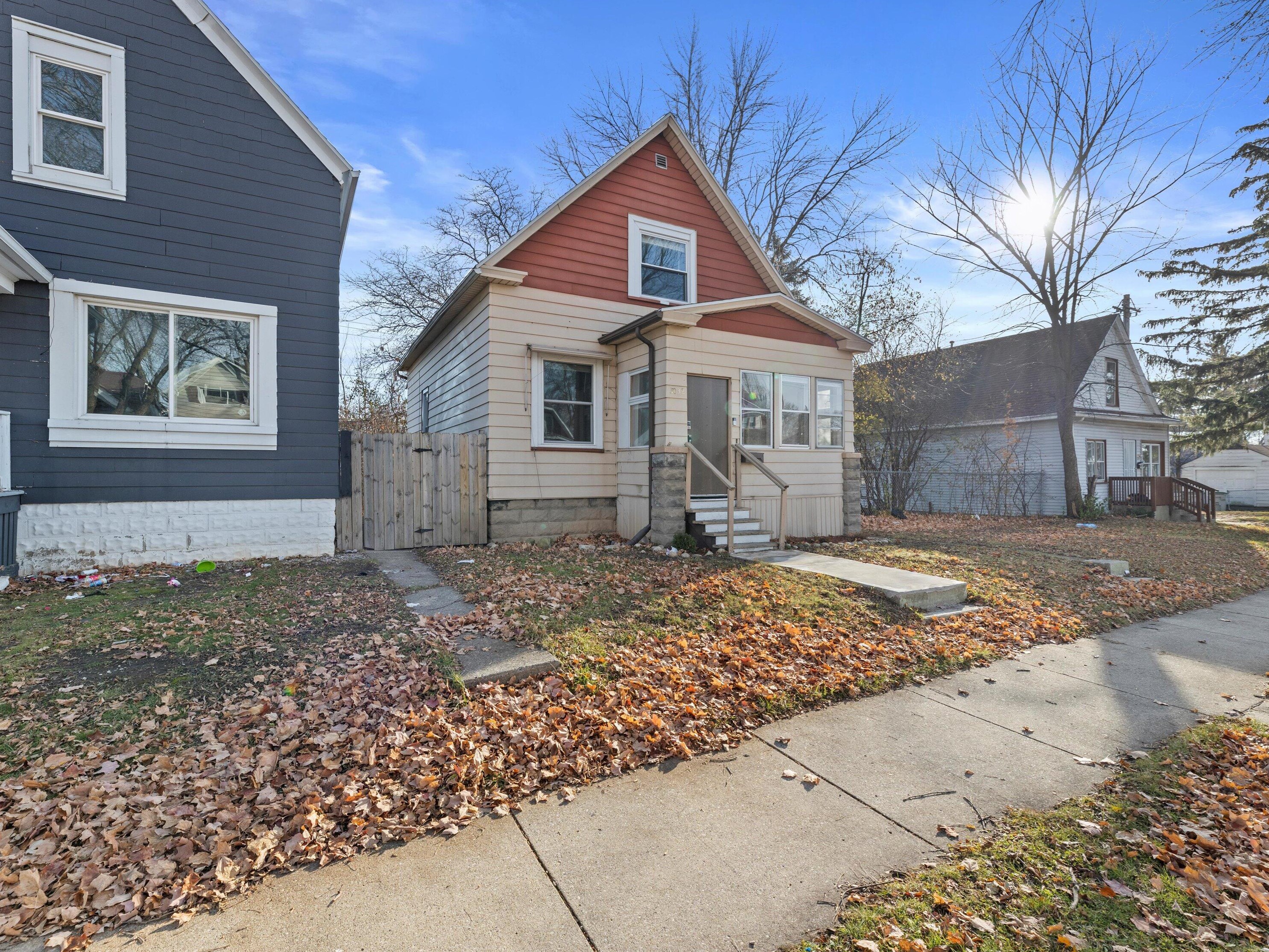 5032 N 32nd St, Milwaukee, WI 53209