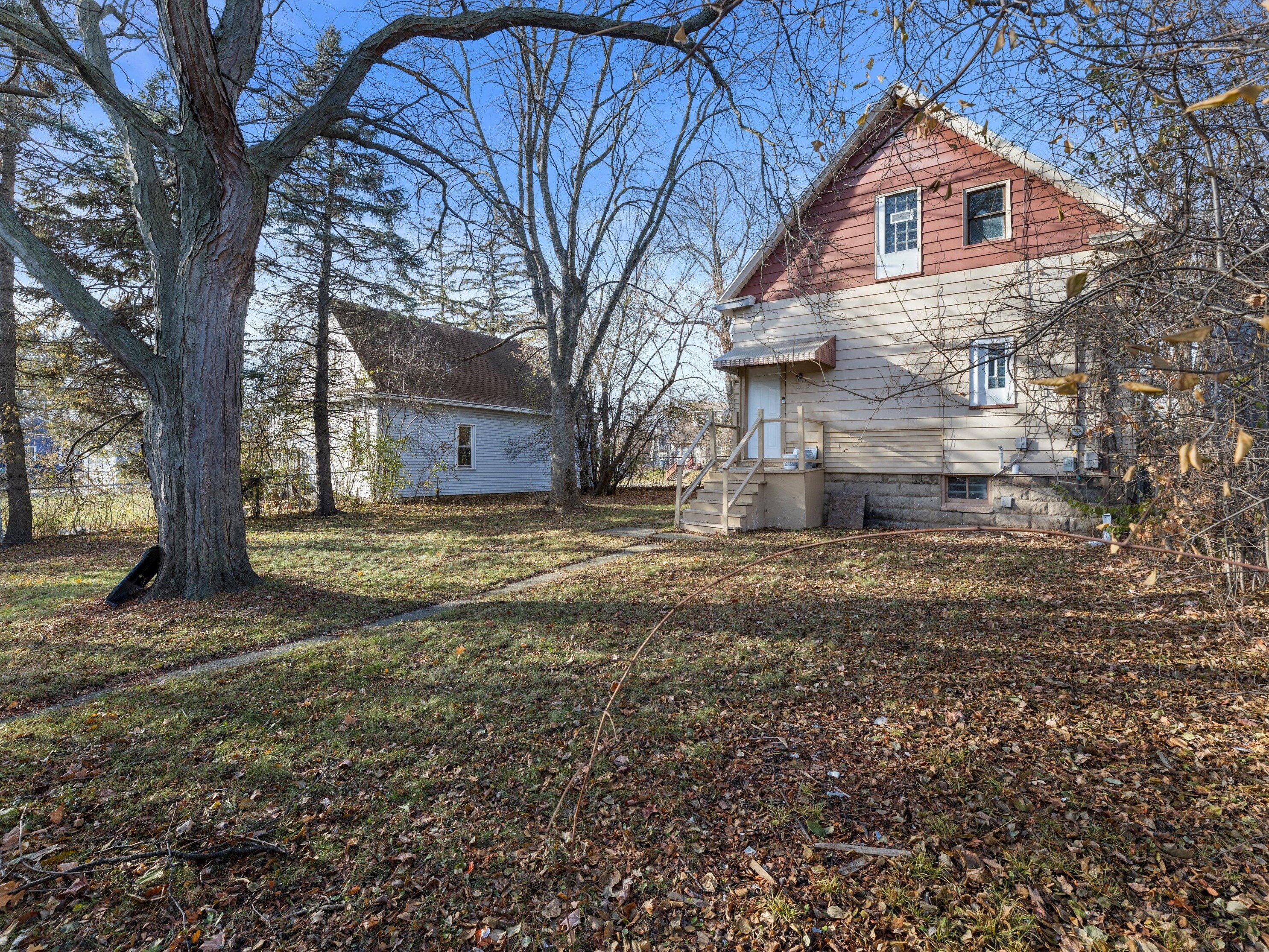 5032 32nd St, Milwaukee WI  53209-5428 exterior