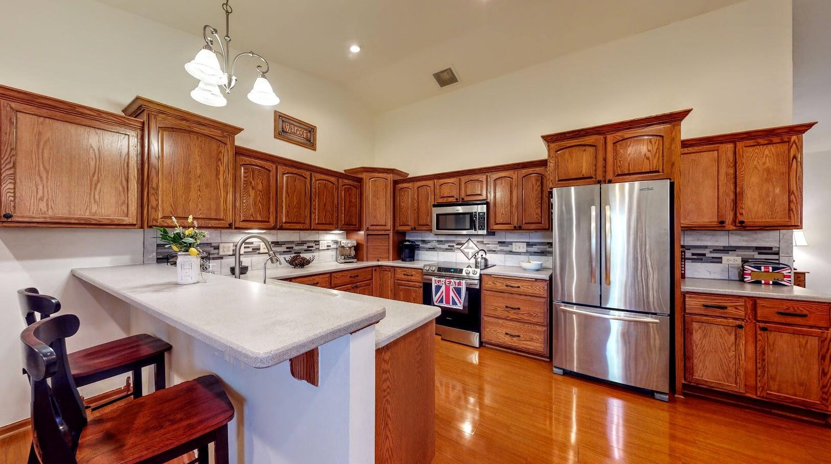 712 W Linden Dr, Jefferson, WI 53549
