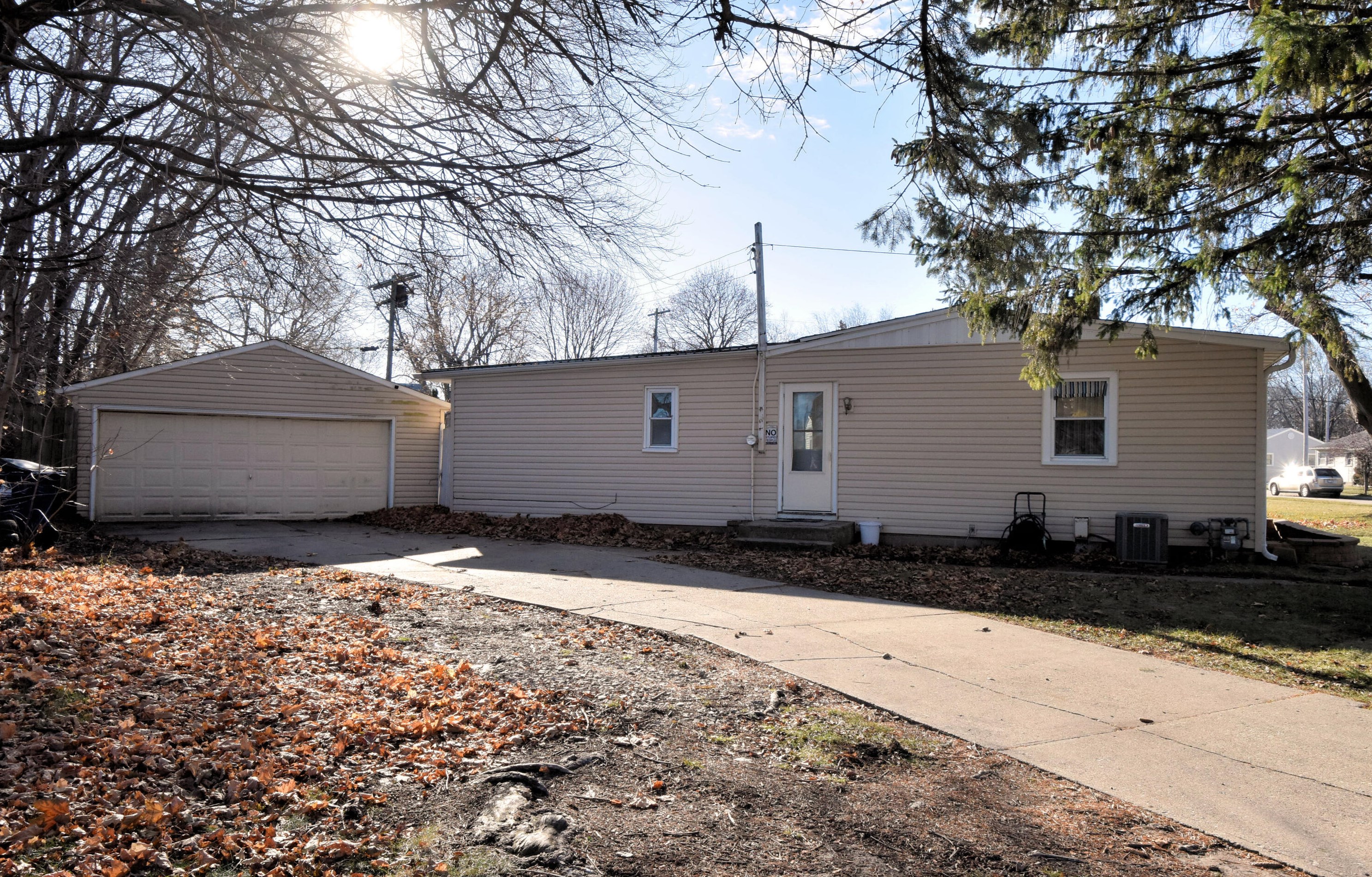 3003 Glendale Ave, Racine, WI 53403-3405