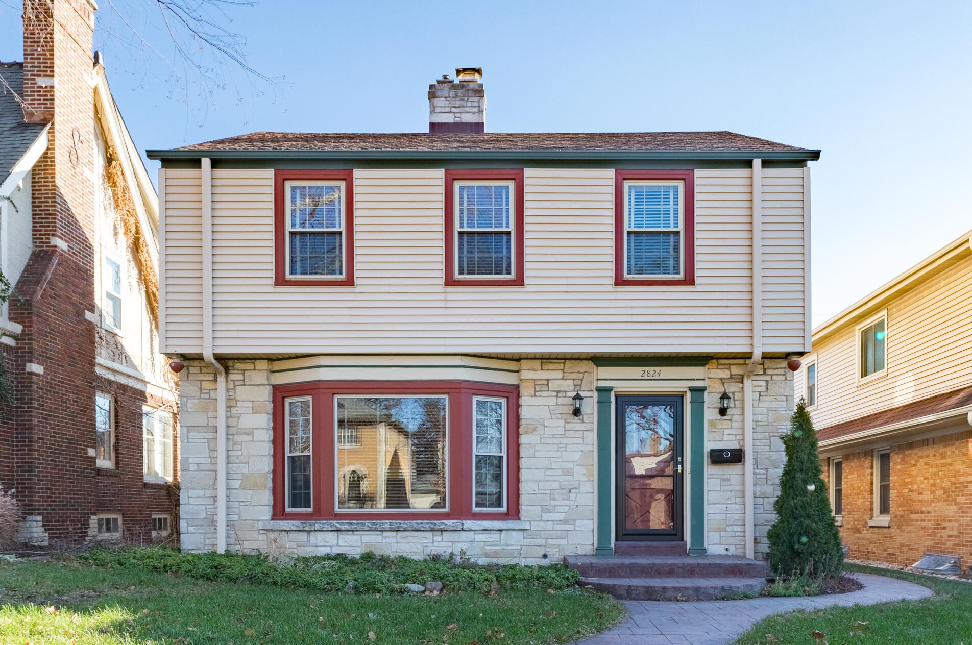 2824 Hartung Ave, Milwaukee, WI 53210-1340