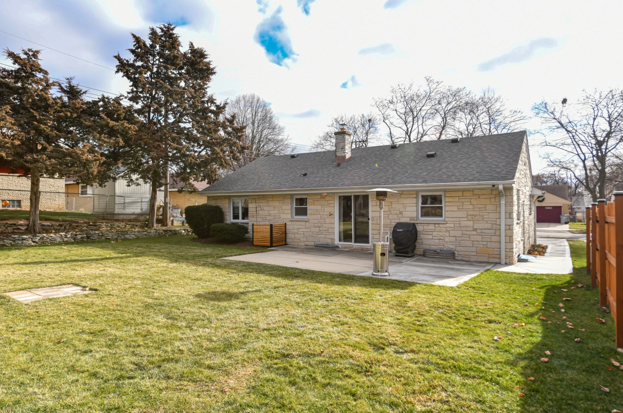 9720 Concordia Ave, Milwaukee WI  53222-3440 exterior