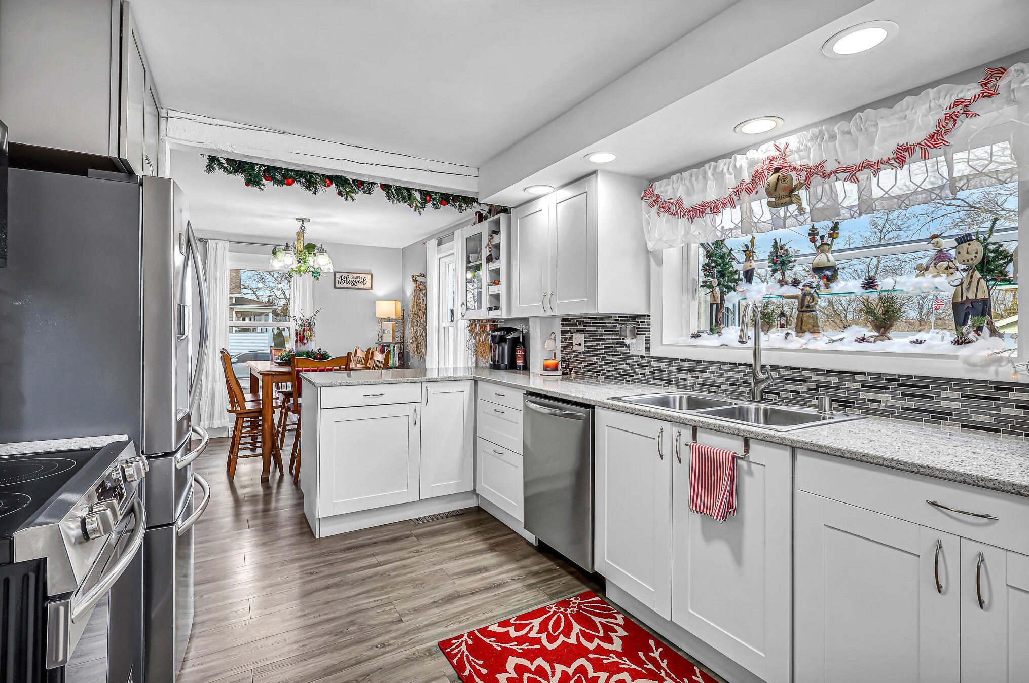 2121 S 9th St, Manitowoc, WI 54220