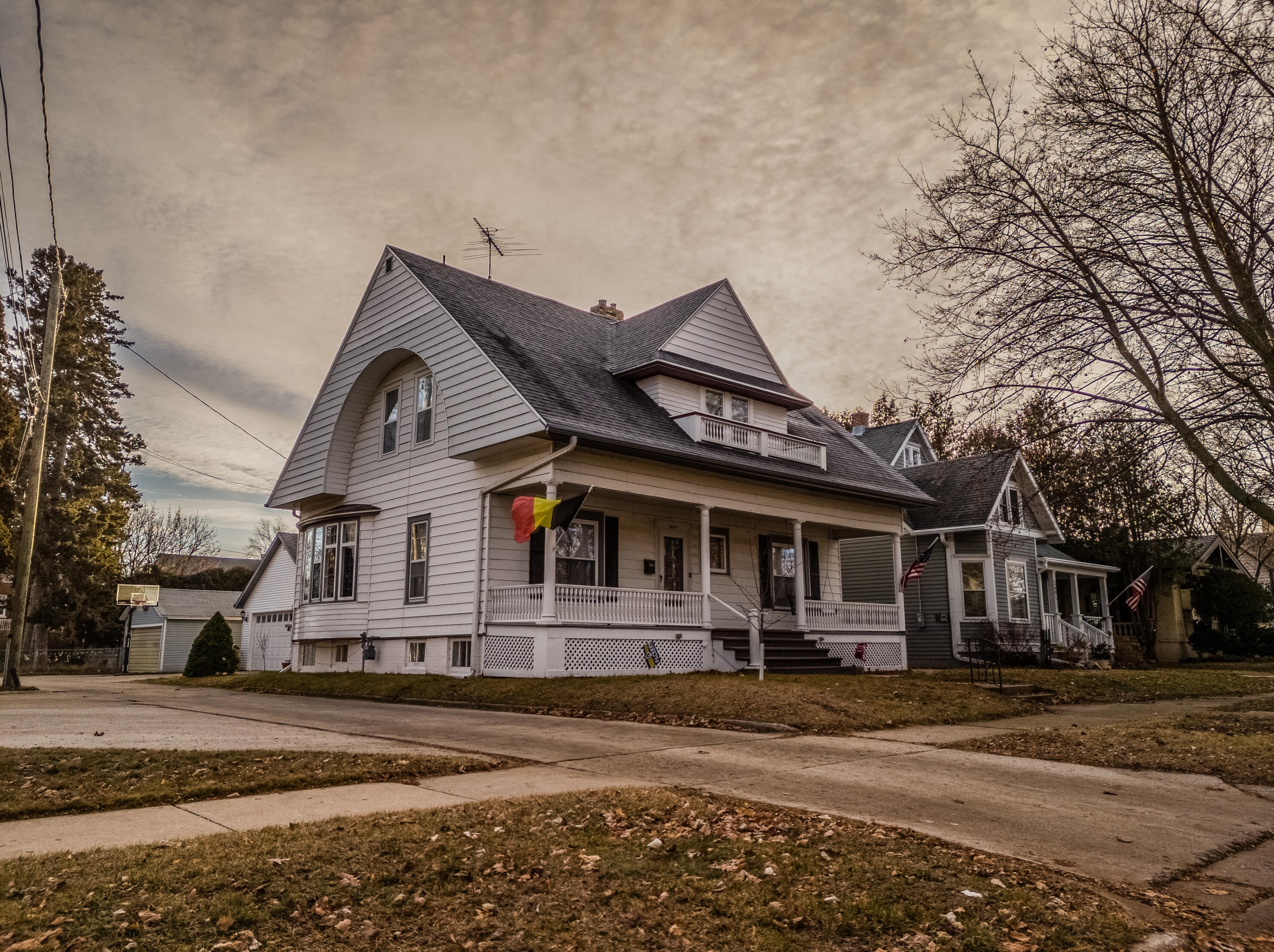 2409 Washington St, Two Rivers WI  54241-2244 exterior