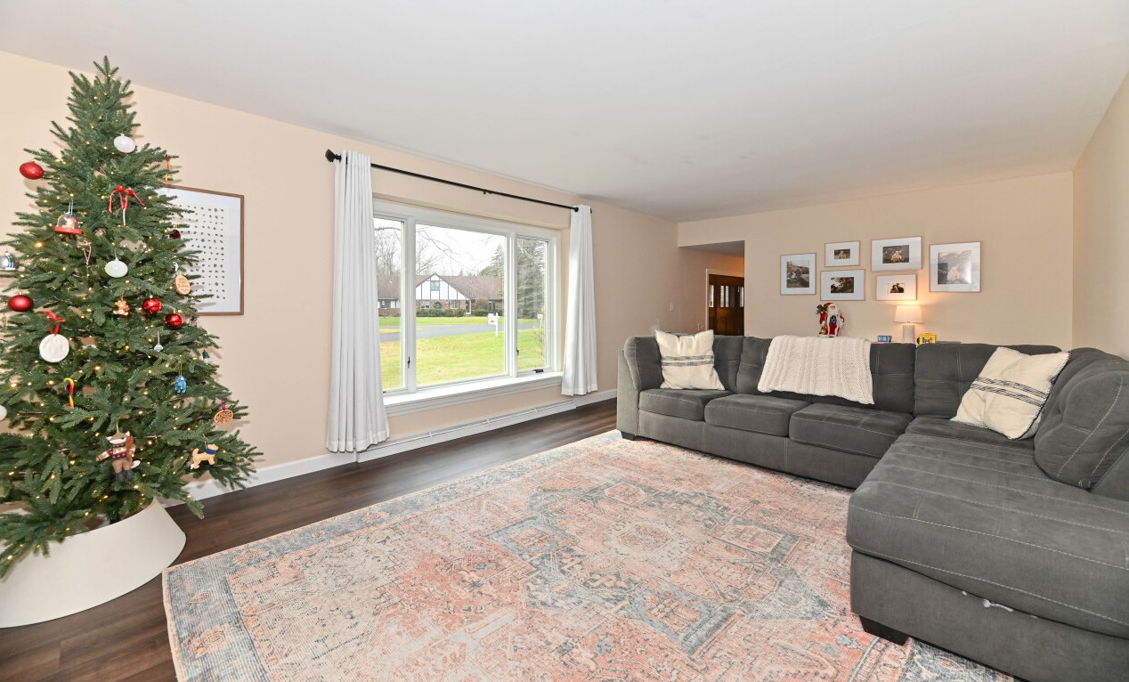 7 Greenwood Ct, Racine, WI 53402