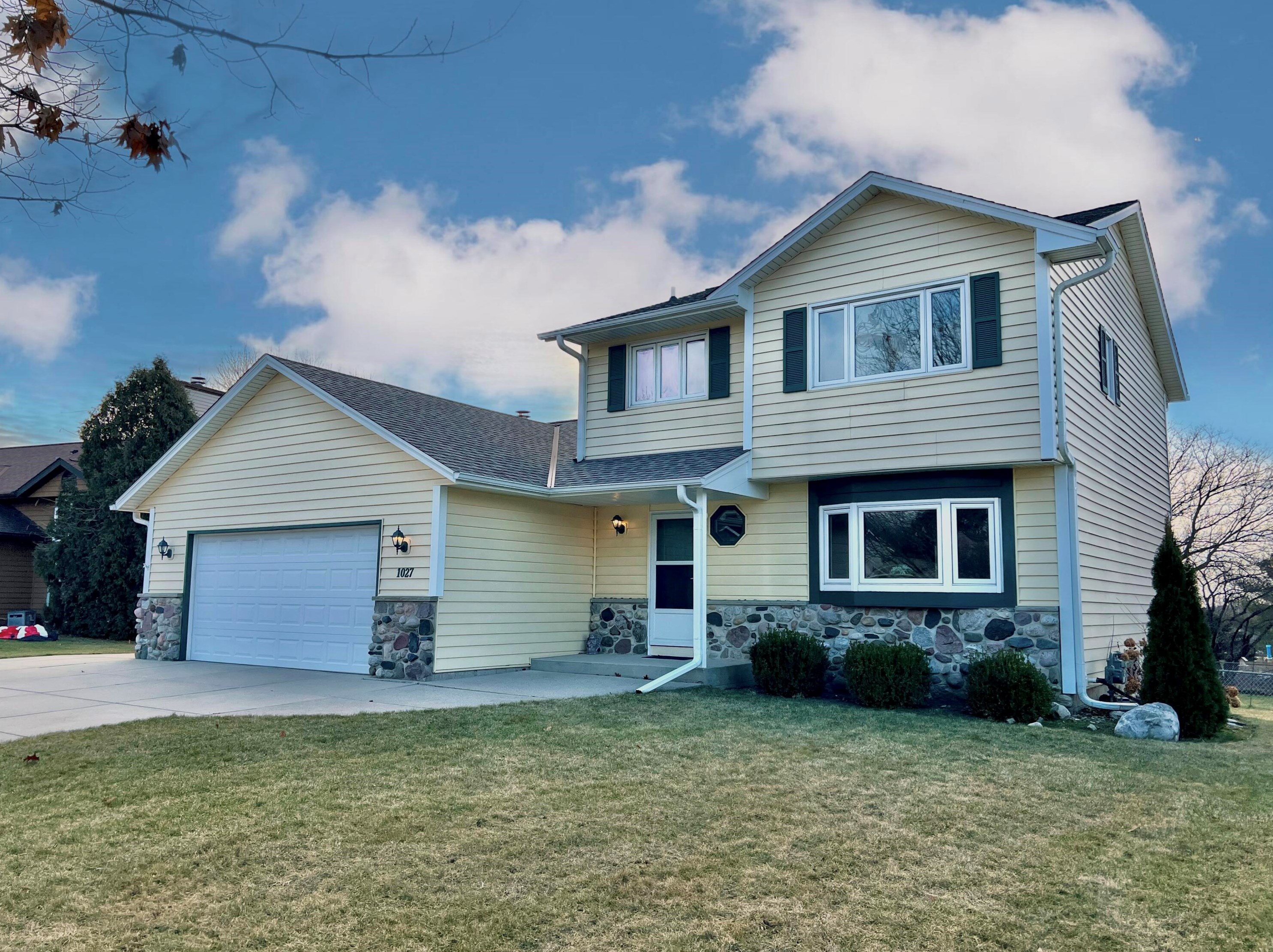 1027 Wellington Way, Chenequa, WI 53029