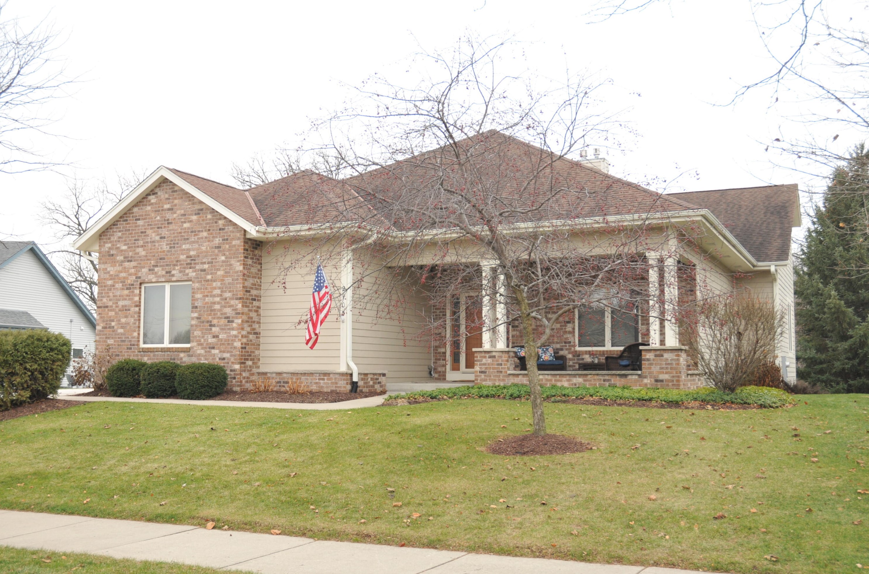 2105 Patrick Ln, Waukesha WI  53188-2688 exterior