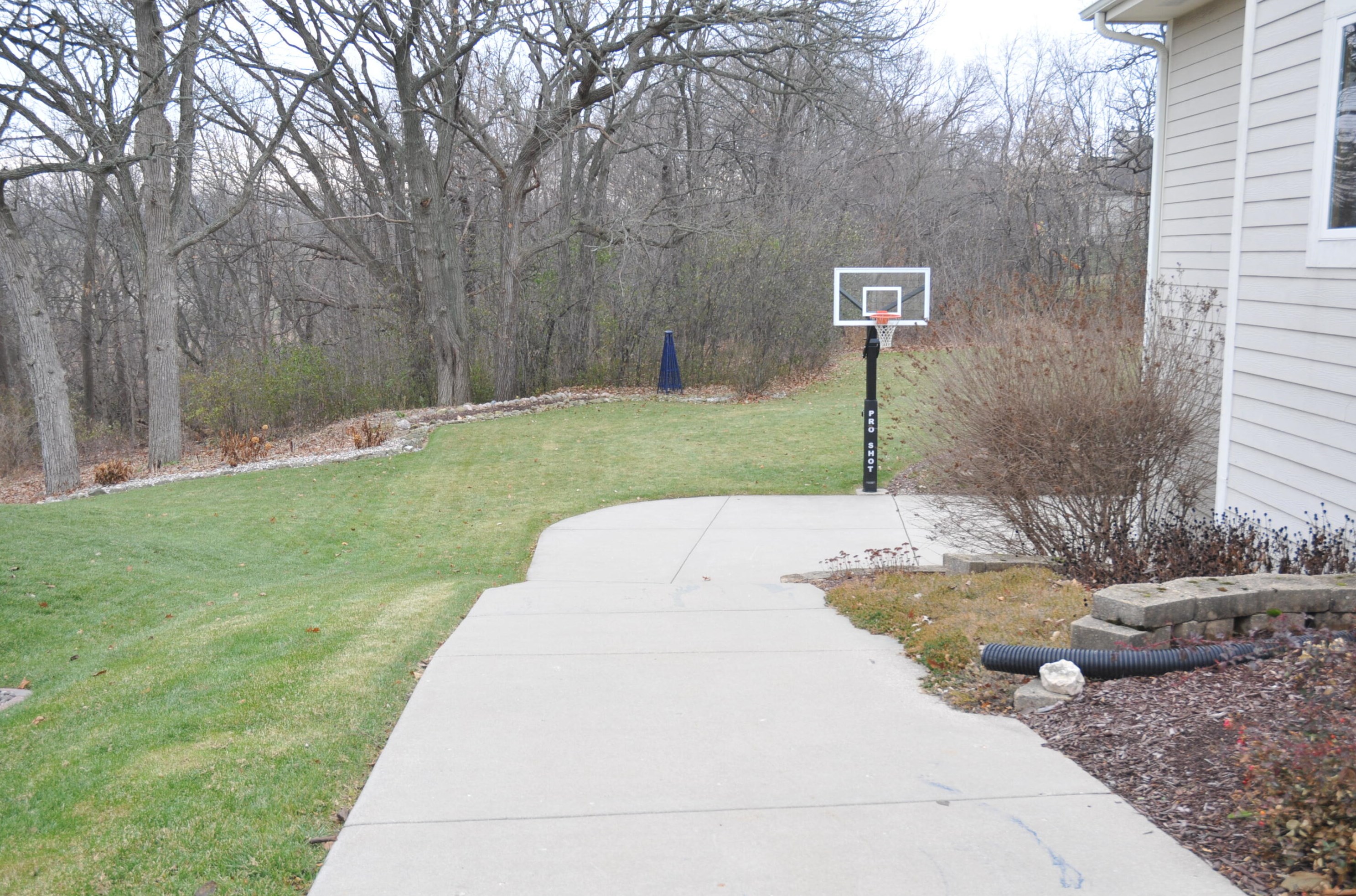2105 Patrick Ln, Waukesha WI  53188-2688 exterior