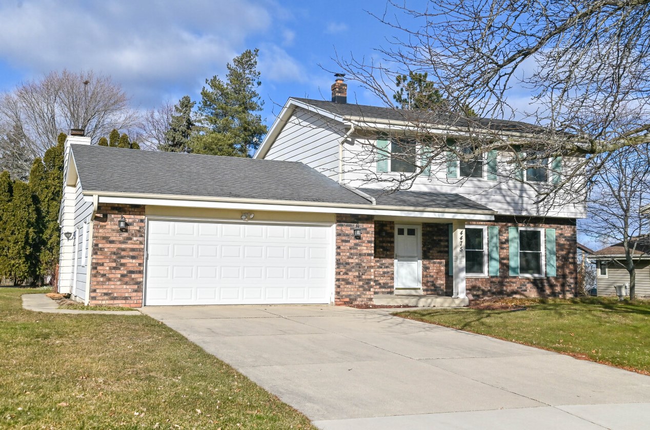 4475 Regal Dr, Waukesha, WI 53151-6766