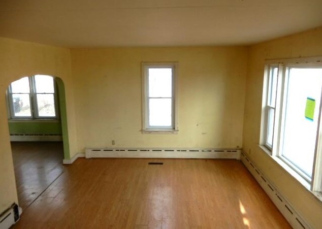 427 Johnson St, Hartford, WI 53027-1123