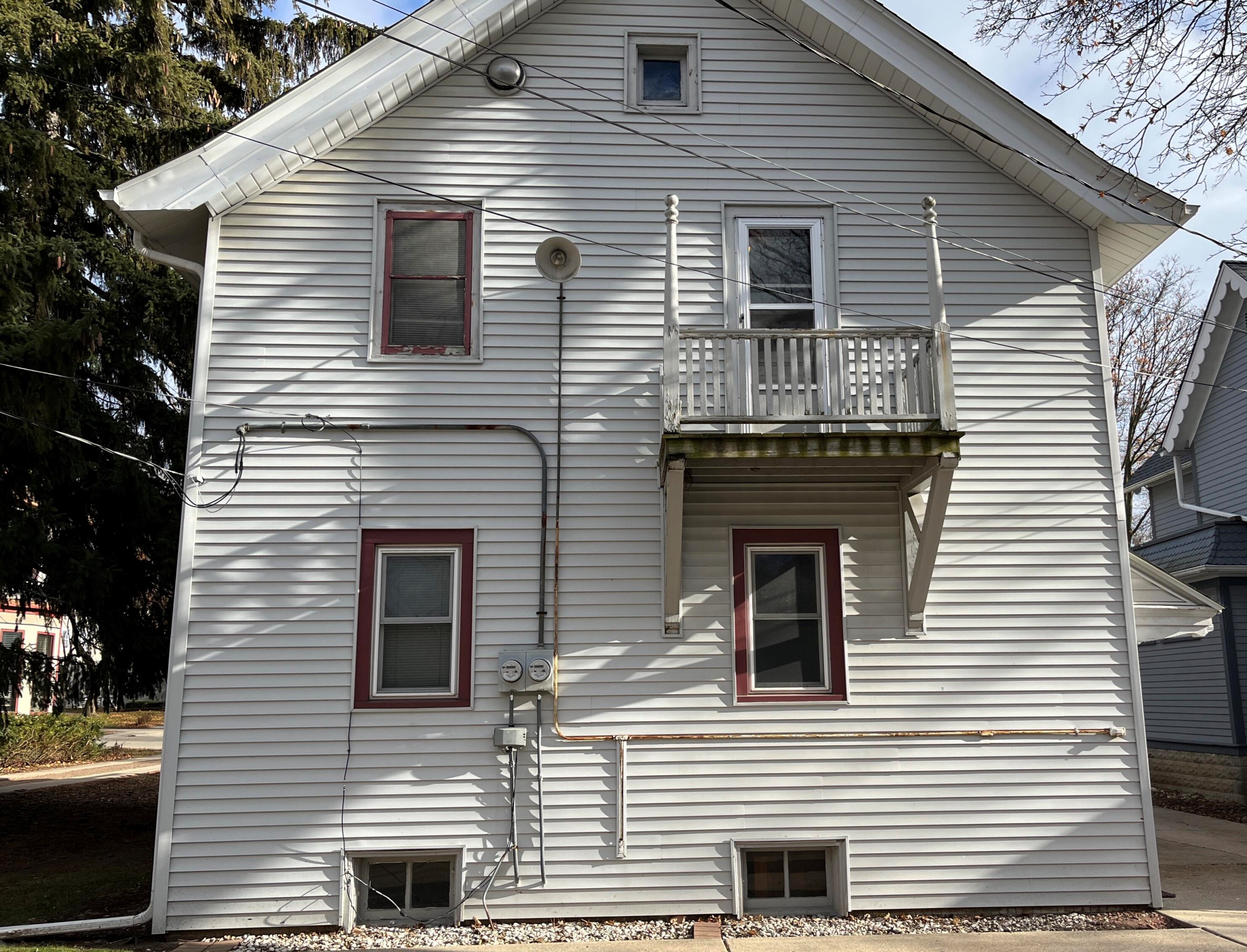 1161 Glenview Ave, Milwaukee WI  53213-3047 exterior