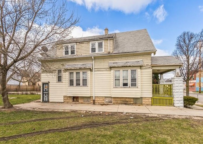 121 W Keefe Ave, Milwaukee, WI 53212