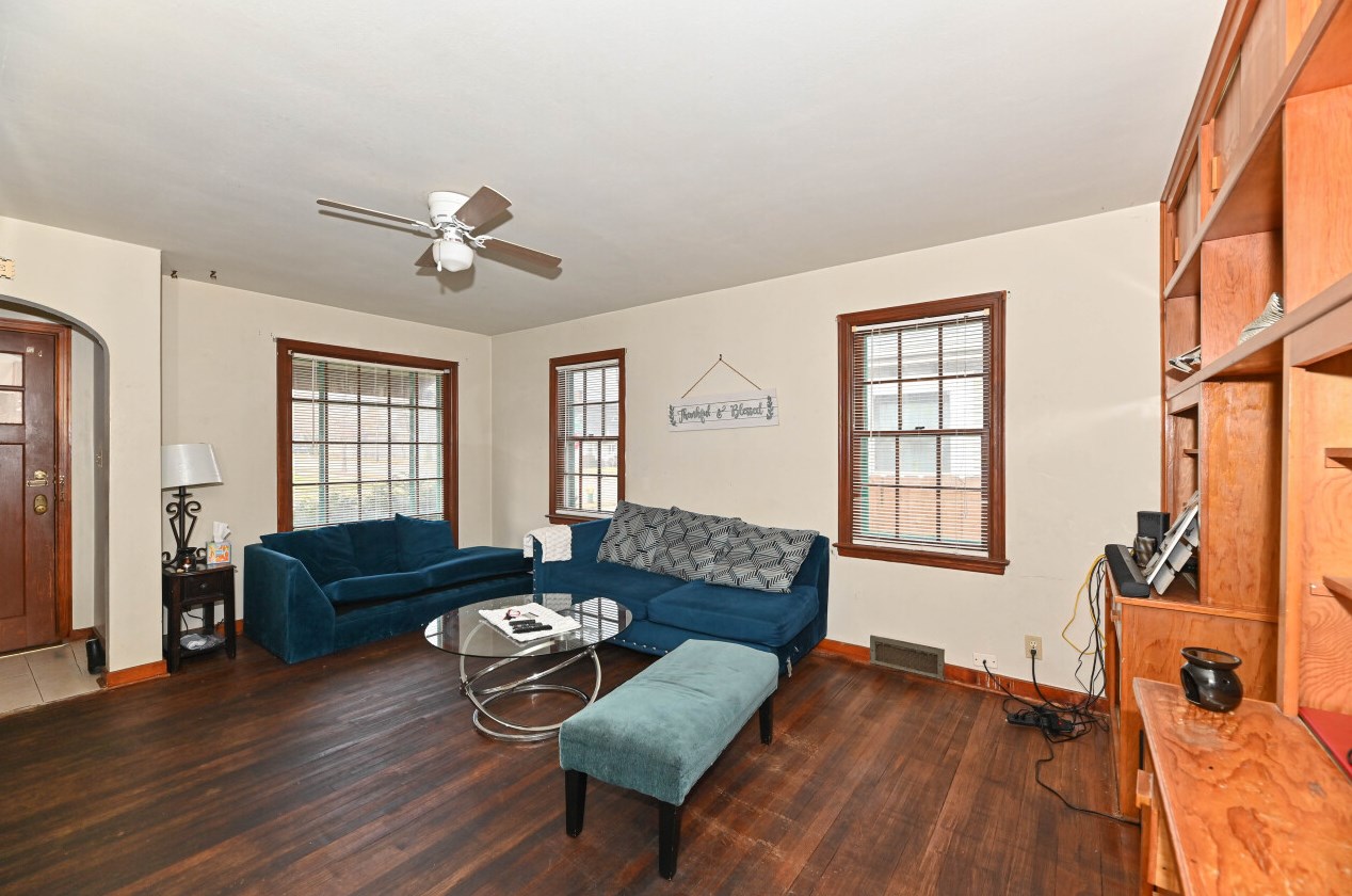 2059 Carlisle Ave, Racine, WI 53404-2109