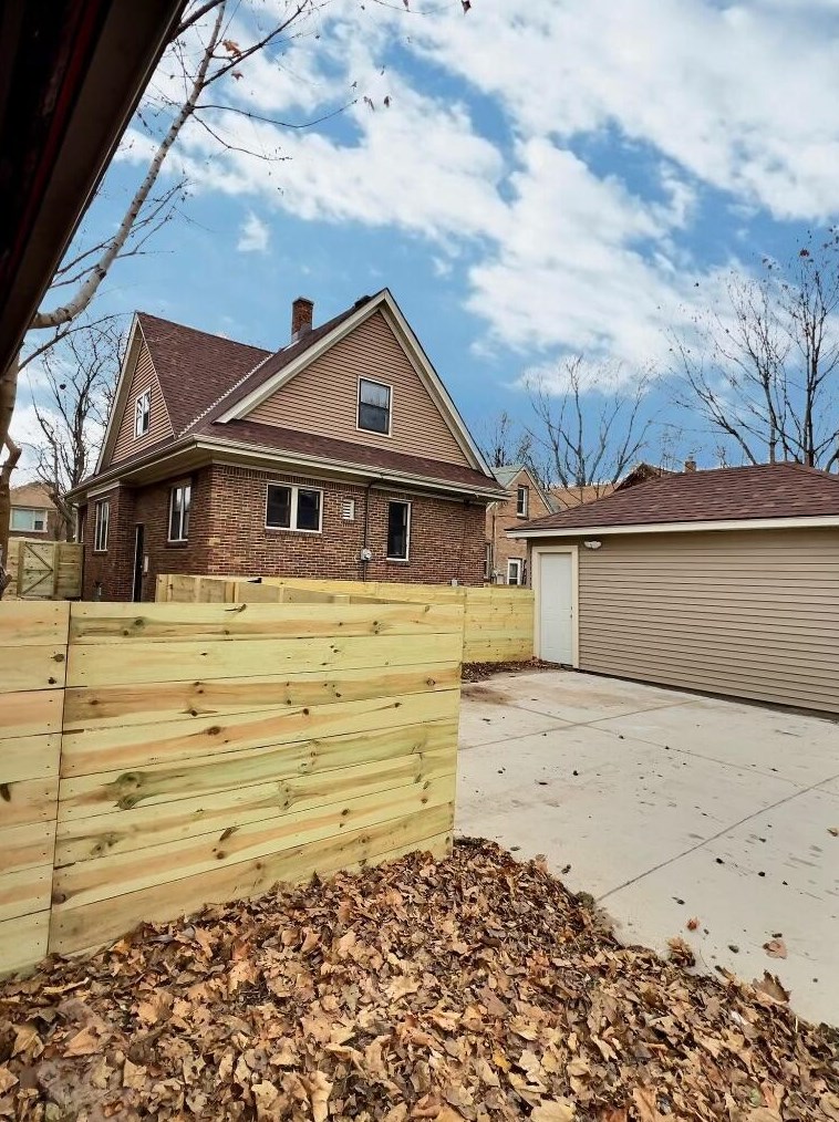 3266 52nd St, Milwaukee WI  53216-3242 exterior