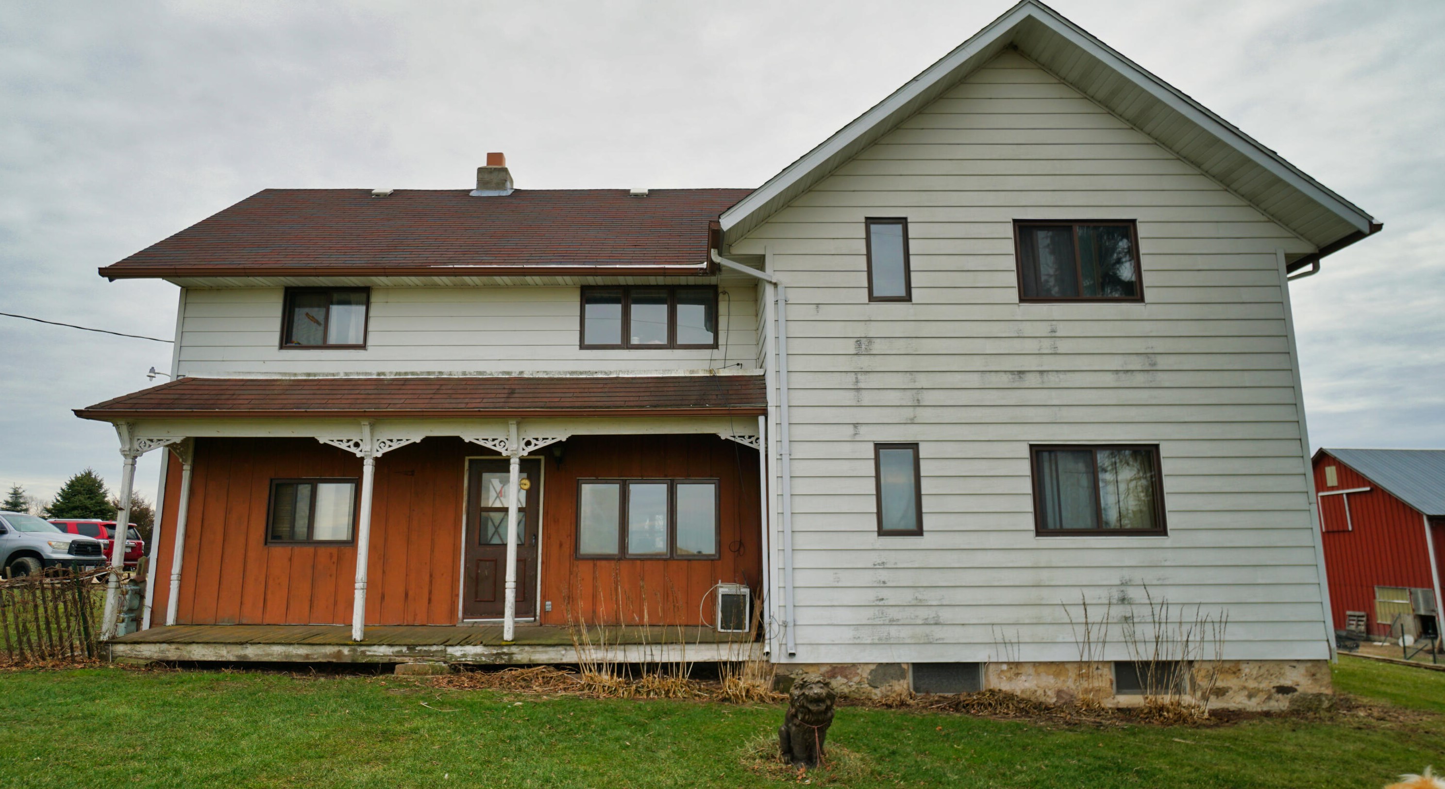 5835 Beaver Dam Rd, West Bend, WI 53090-9323