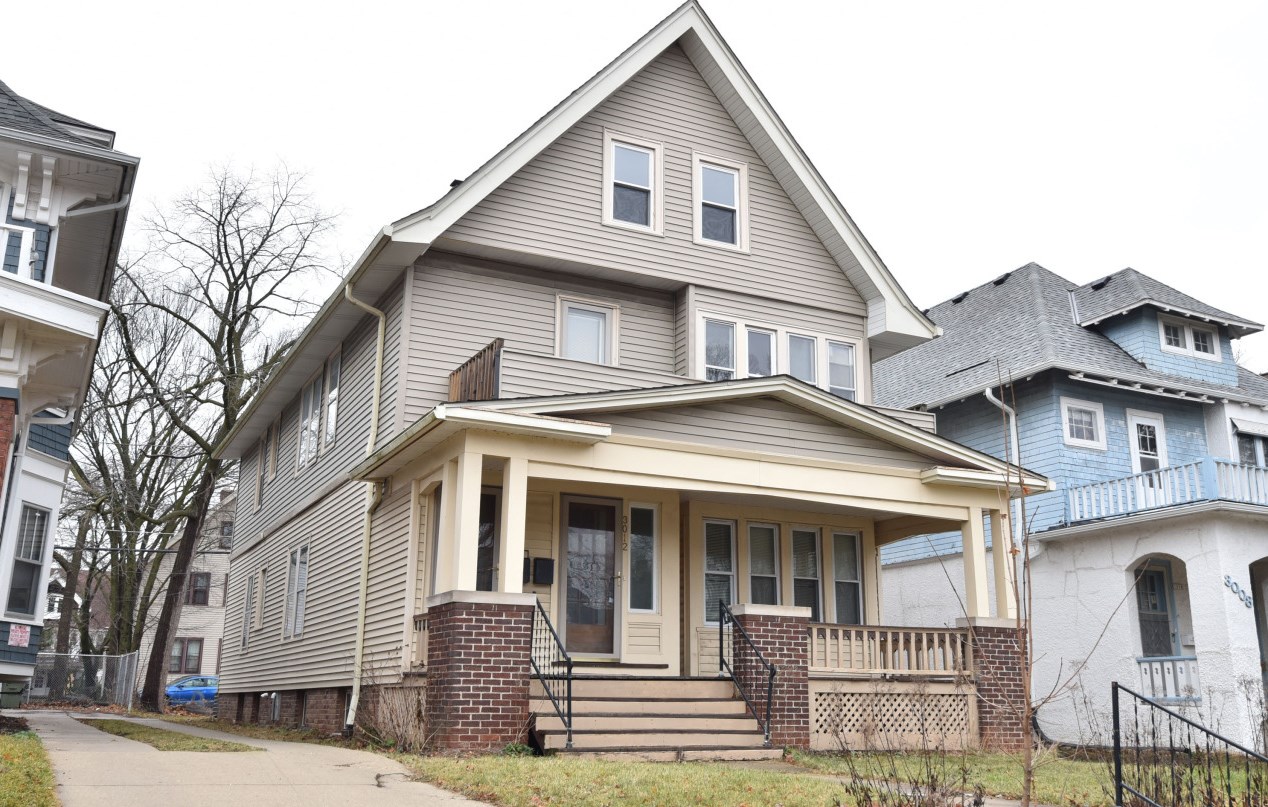 3012 Murray Ave, Milwaukee WI 53211-3204 exterior