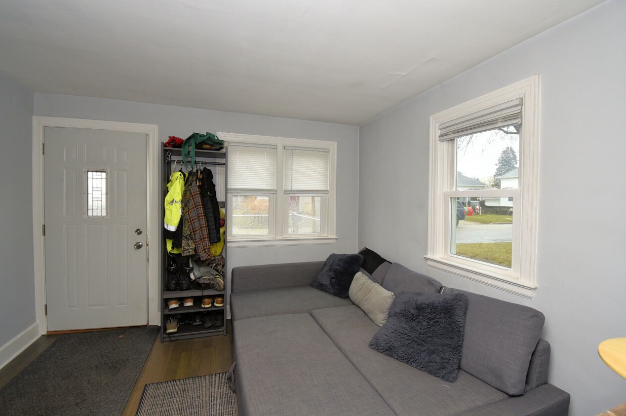 1315 Rosalind Ave, Racine, WI 53403-3621