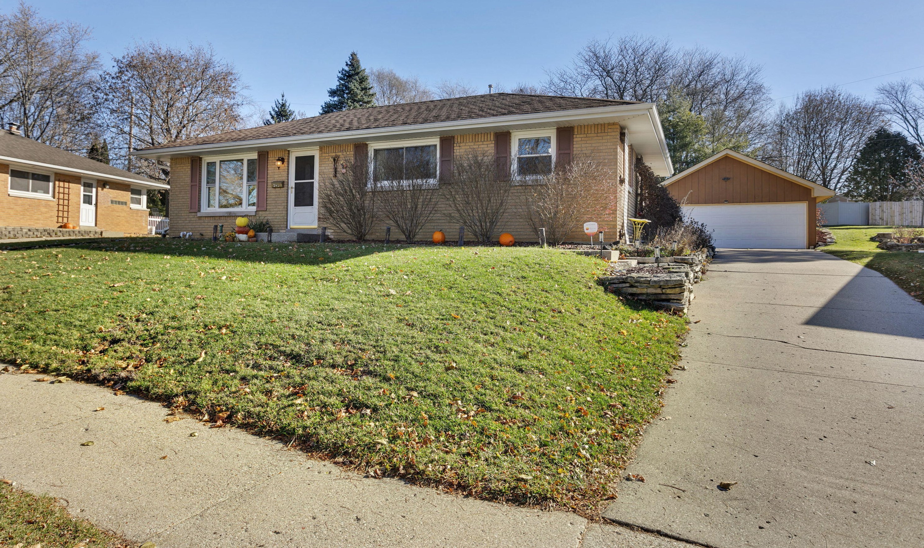 245 Hine Ave, Waukesha, WI 53188-4943