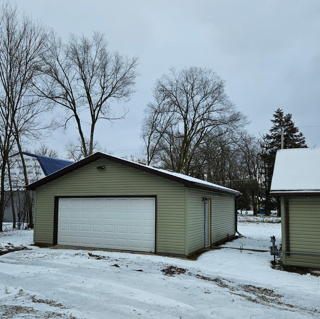 8519 Steele St, Lyons, WI 53105-9266