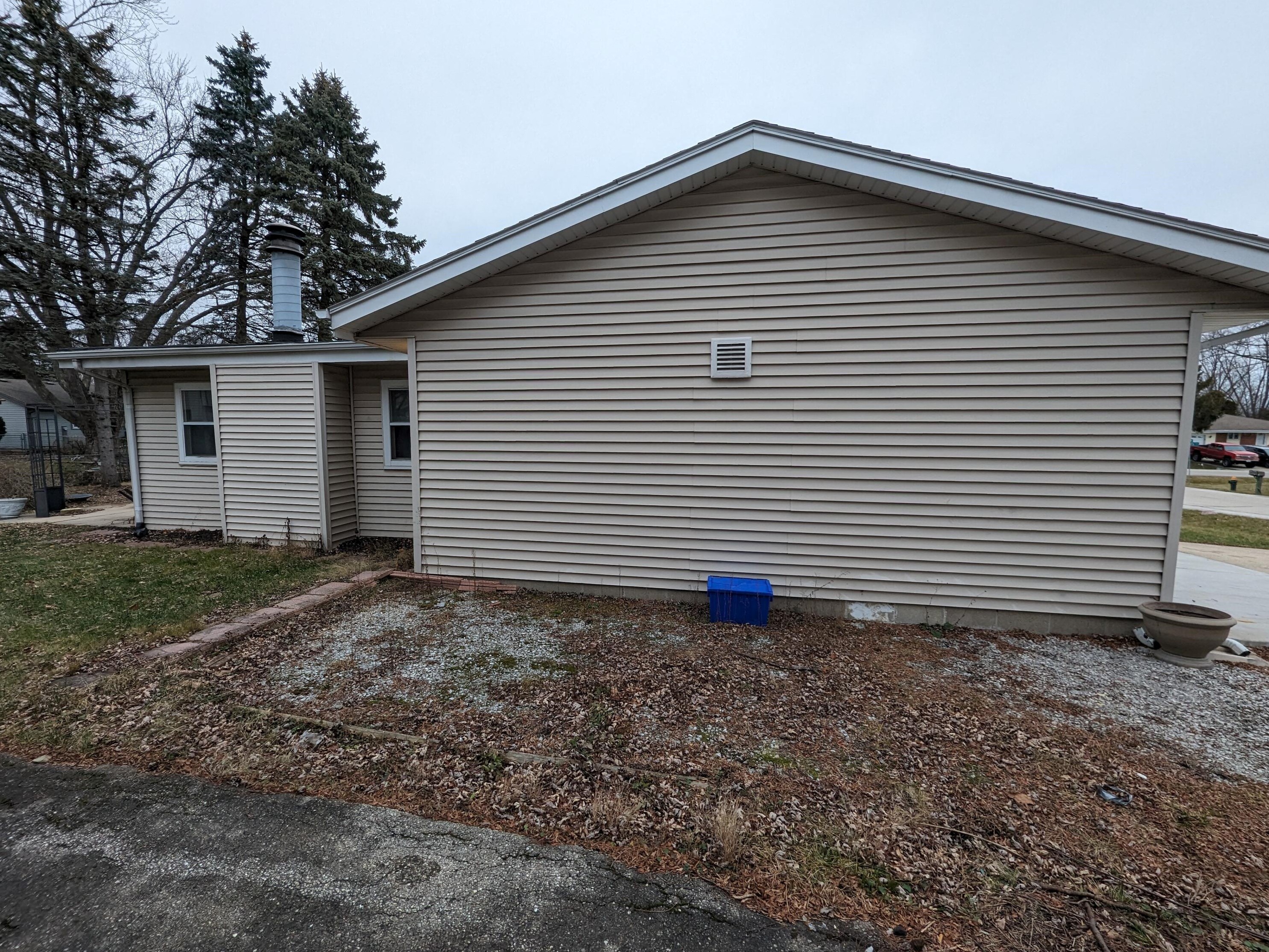 3608 Sovereign Dr, Racine, WI 53406-5318