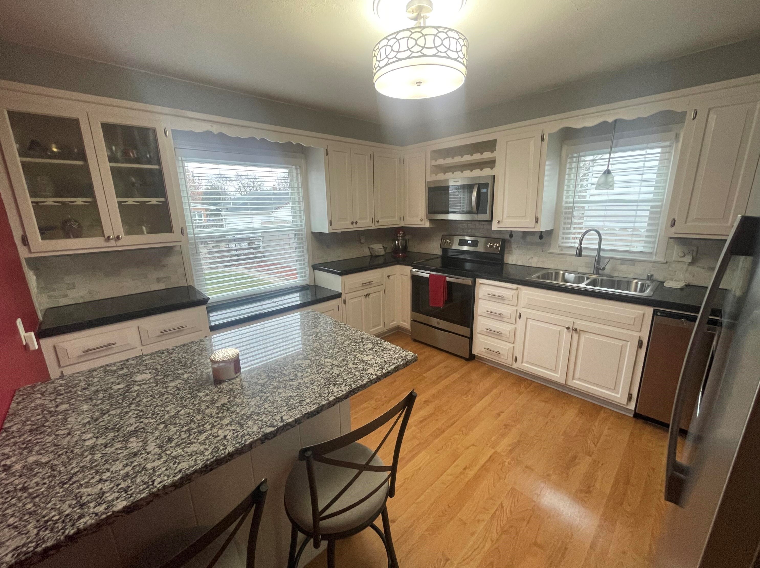 3776 98th St, Milwaukee WI  53222-2414 exterior