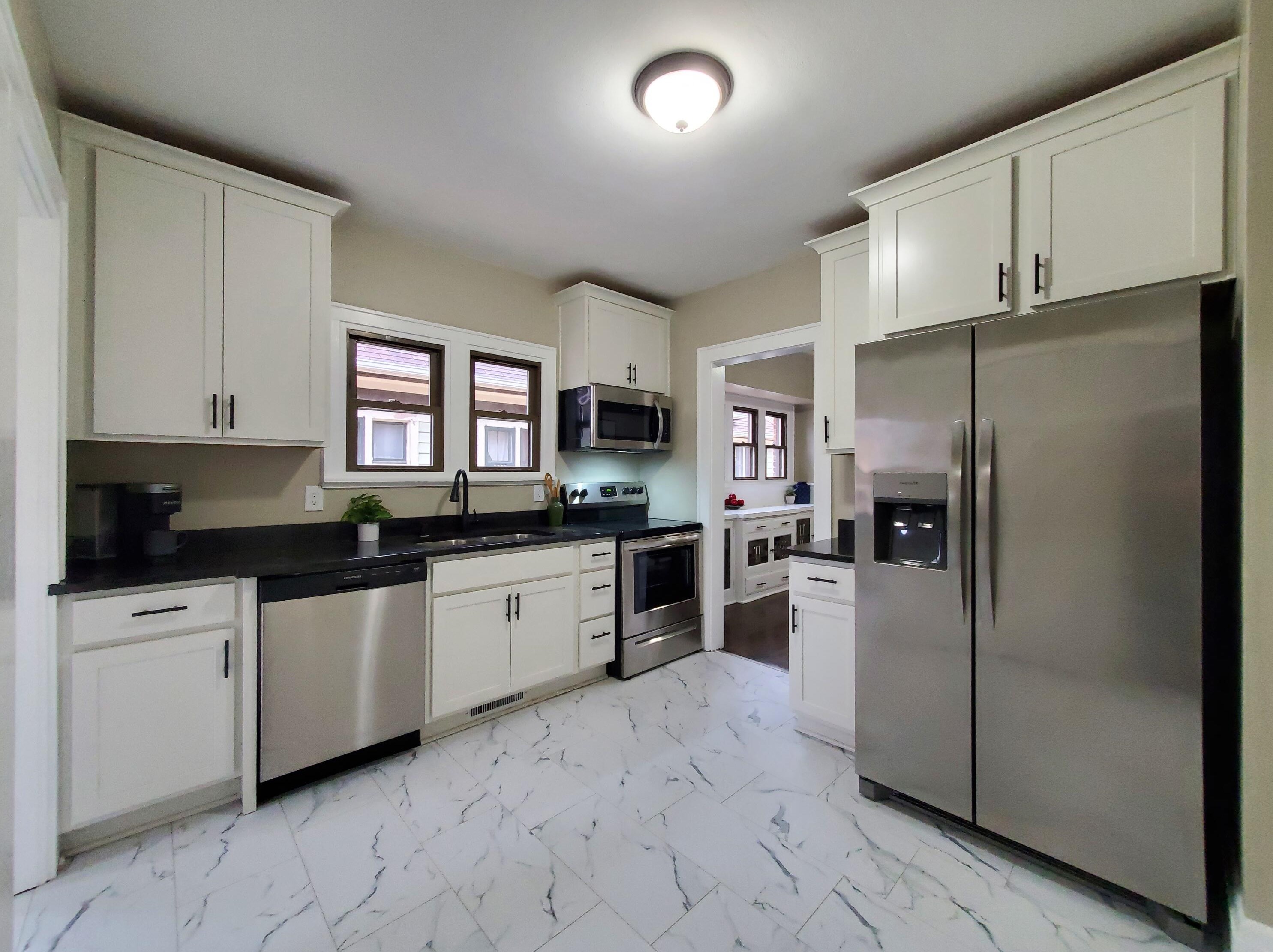 2546 65th St, Milwaukee, WI 53219-2631