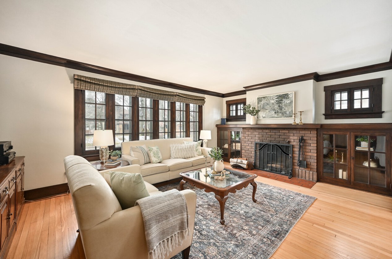 4474 Frederick Ave, Milwaukee, WI 53211-1636