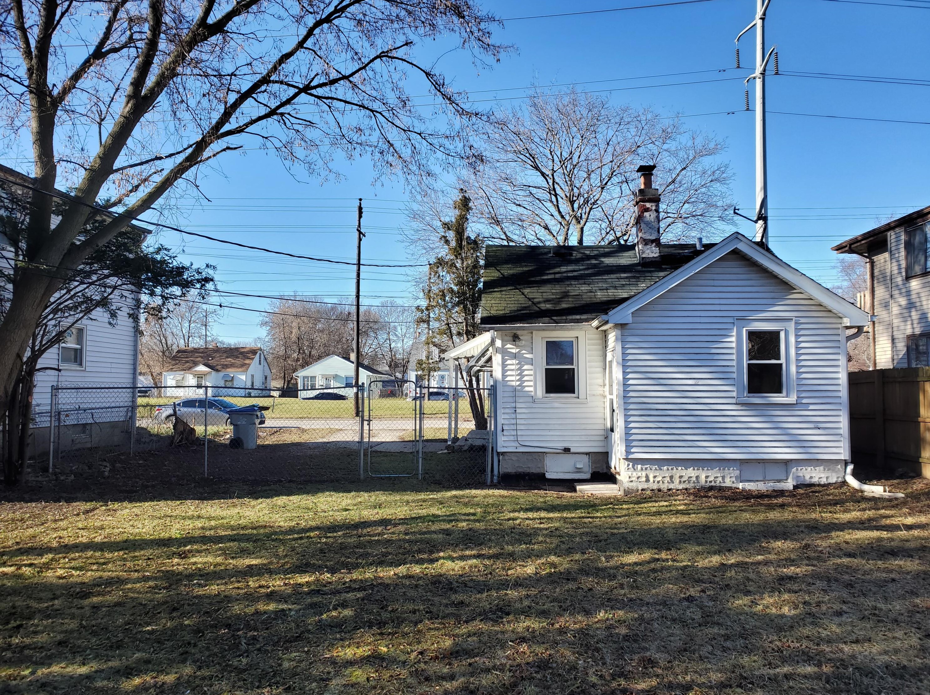 4836 20th St, Milwaukee WI 53205-1551 exterior