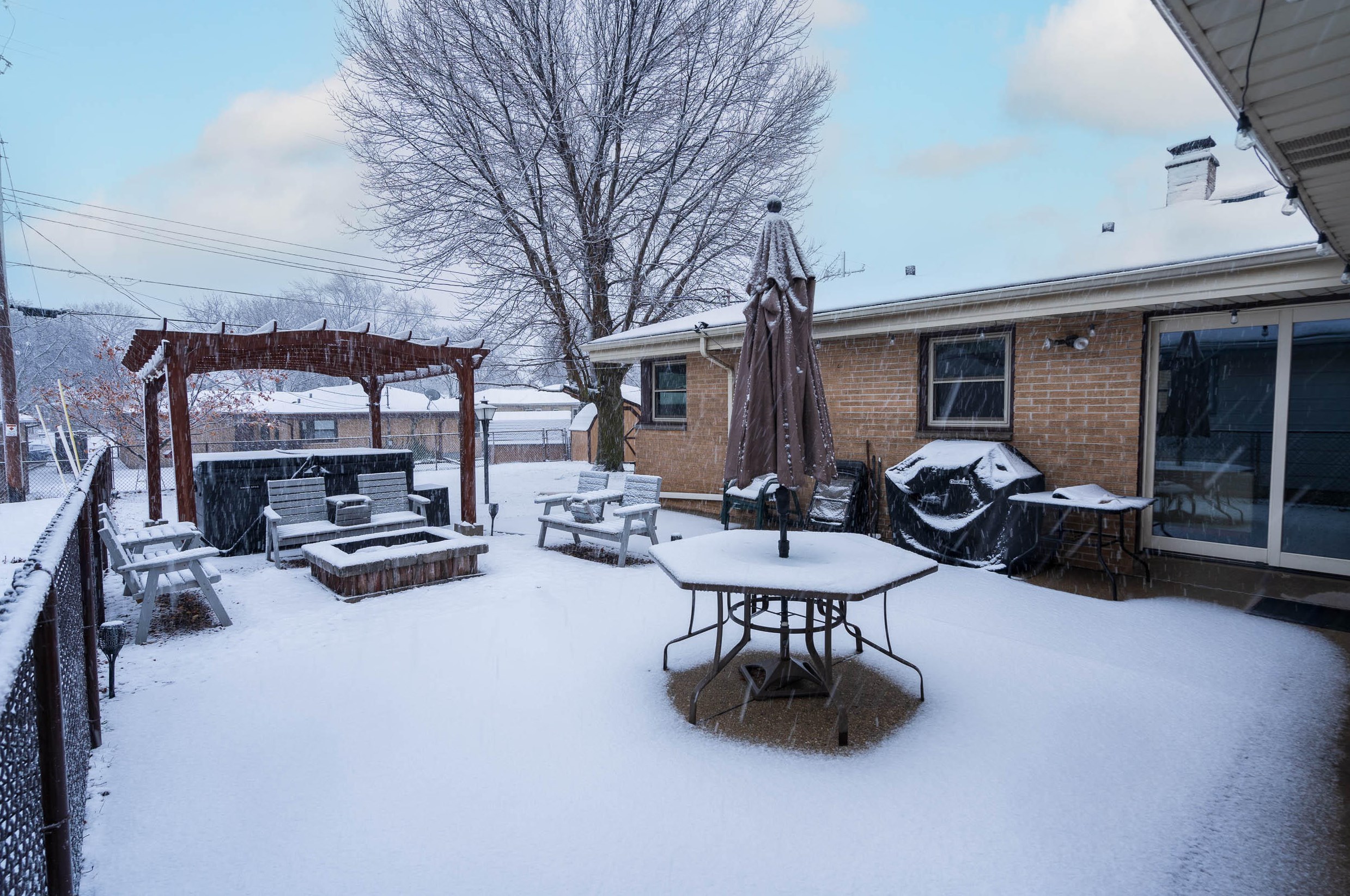 8801 Burdick Ave, Milwaukee WI  53227-4530 exterior