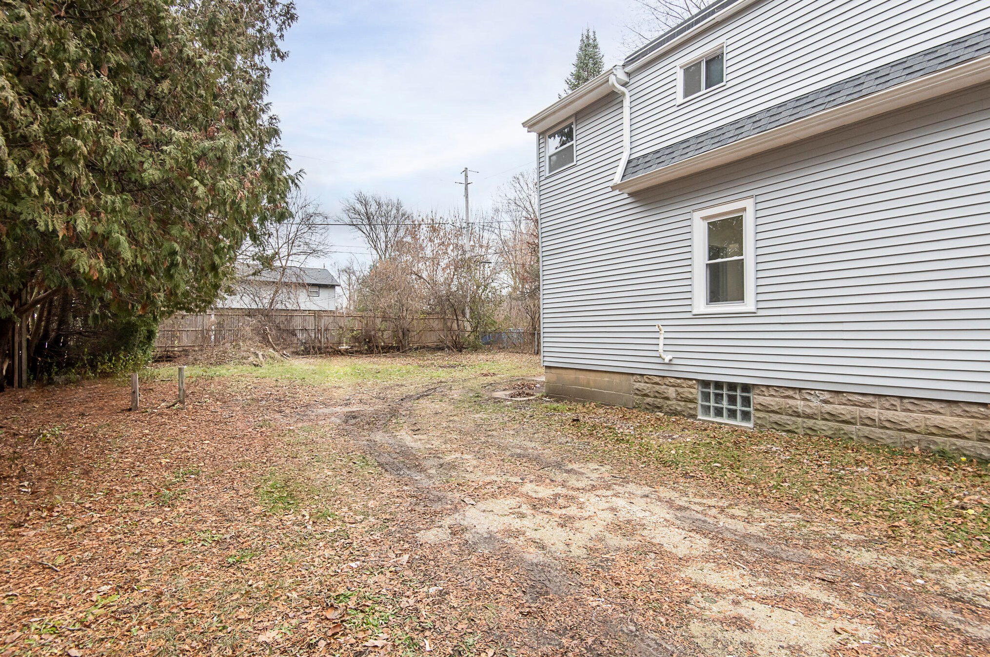 6430 56th St, Milwaukee WI  53223-5948 exterior