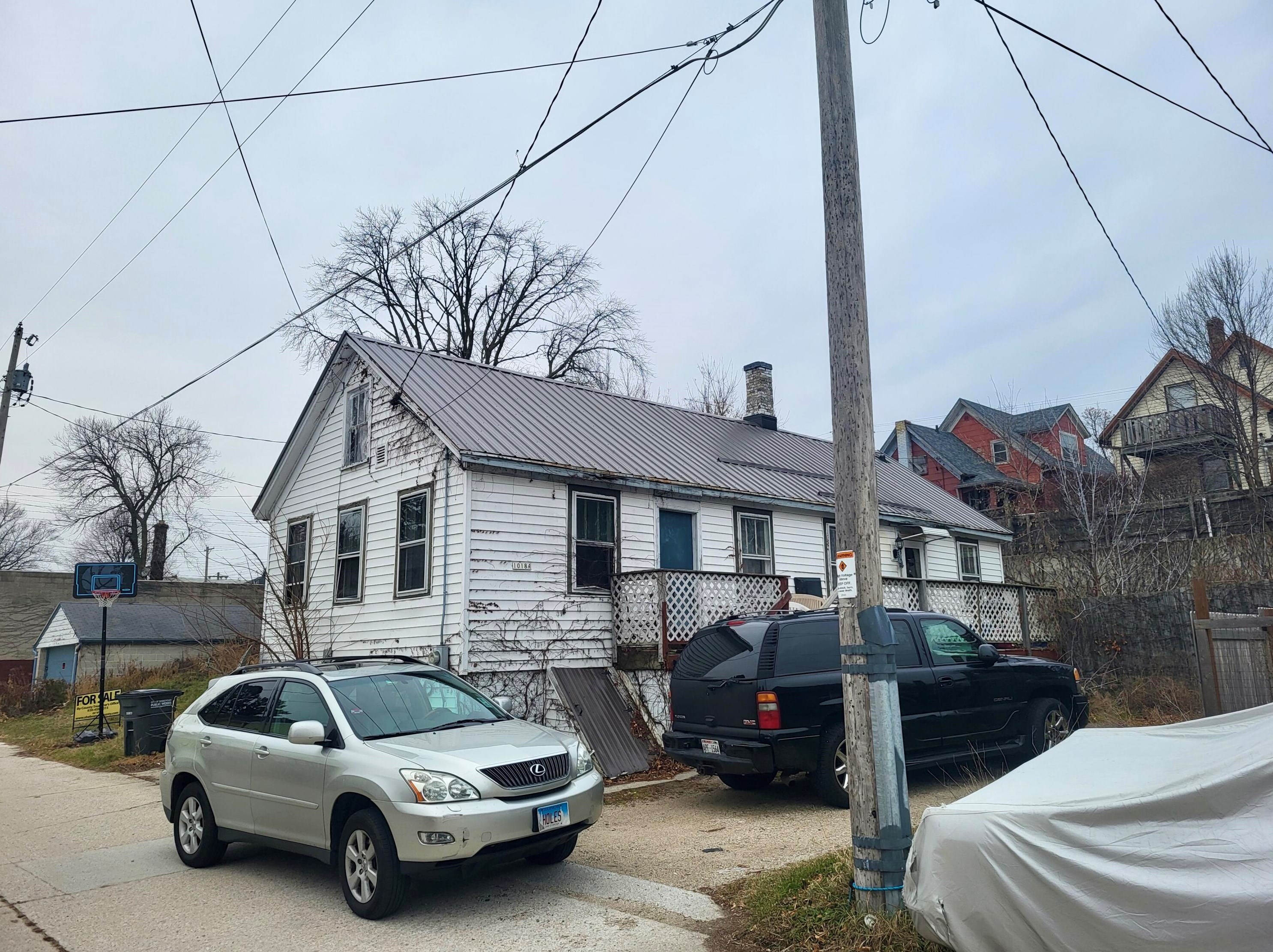 1018 11th St, Sheboygan, WI 53081-3915