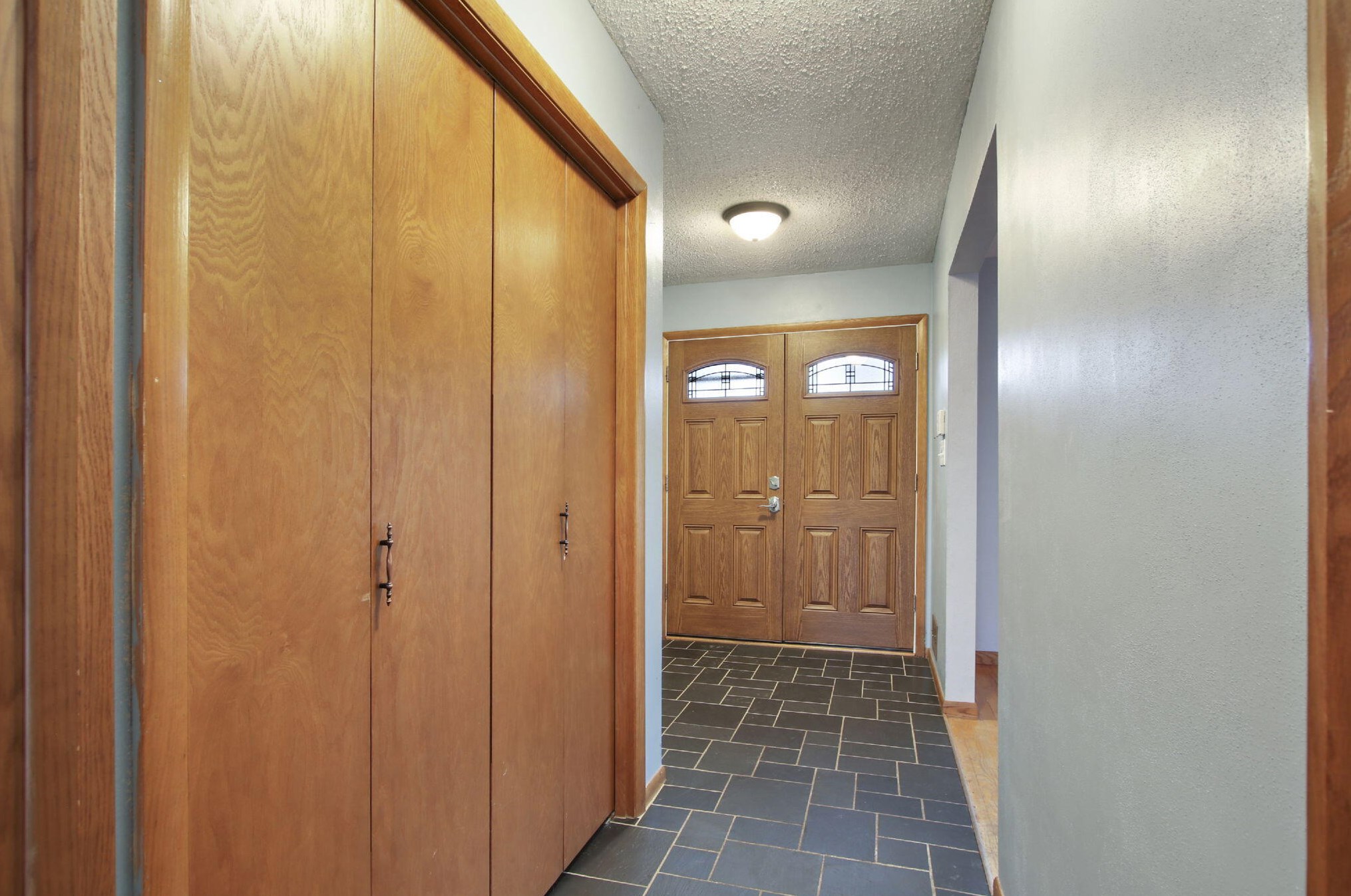 4309 Canterbury Ln, Racine, WI 53403-3929