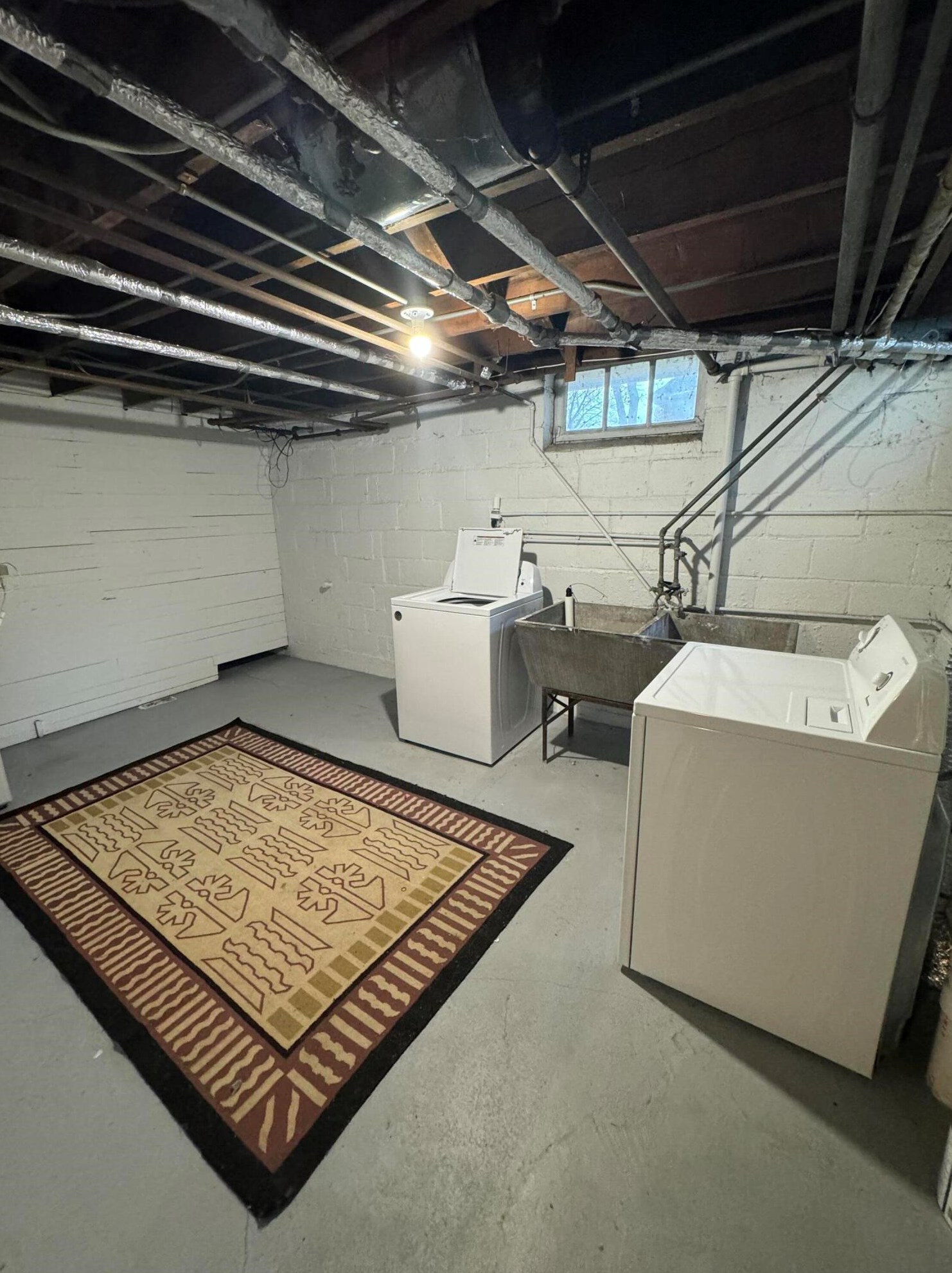 2100 Beverly Rd, Milwaukee WI  53211-2547 exterior