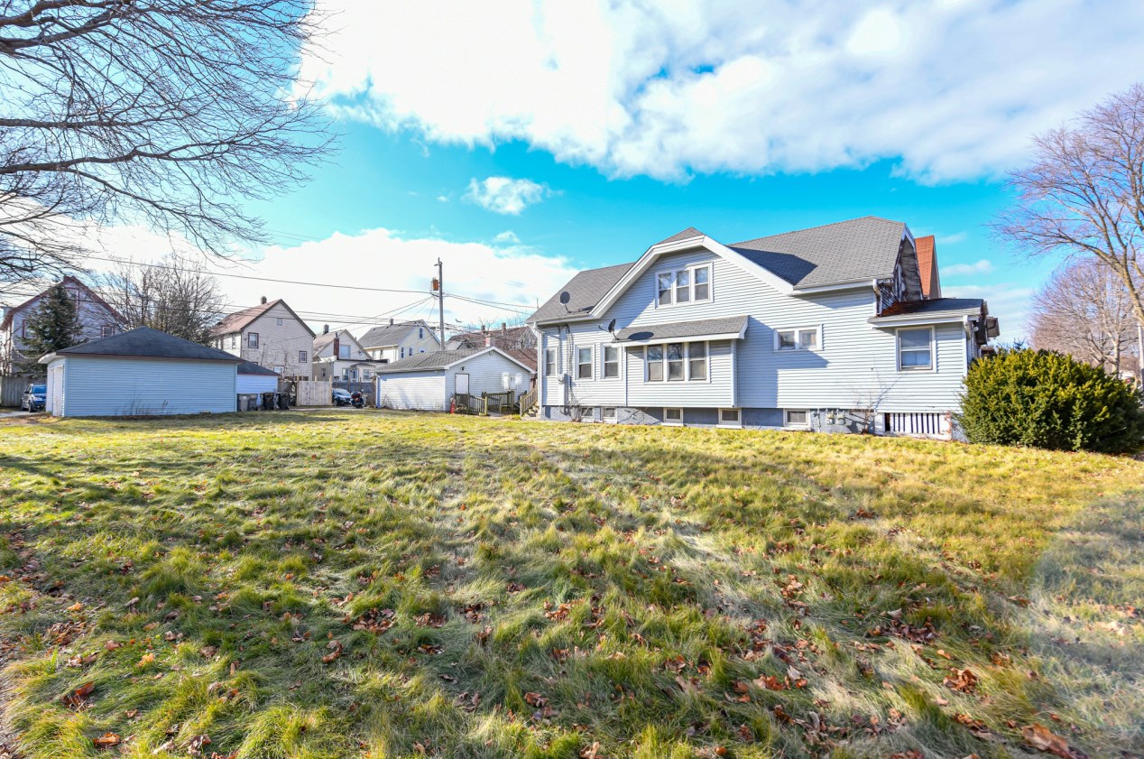 3771 E Squire Ave #a, Cudahy, WI 53110