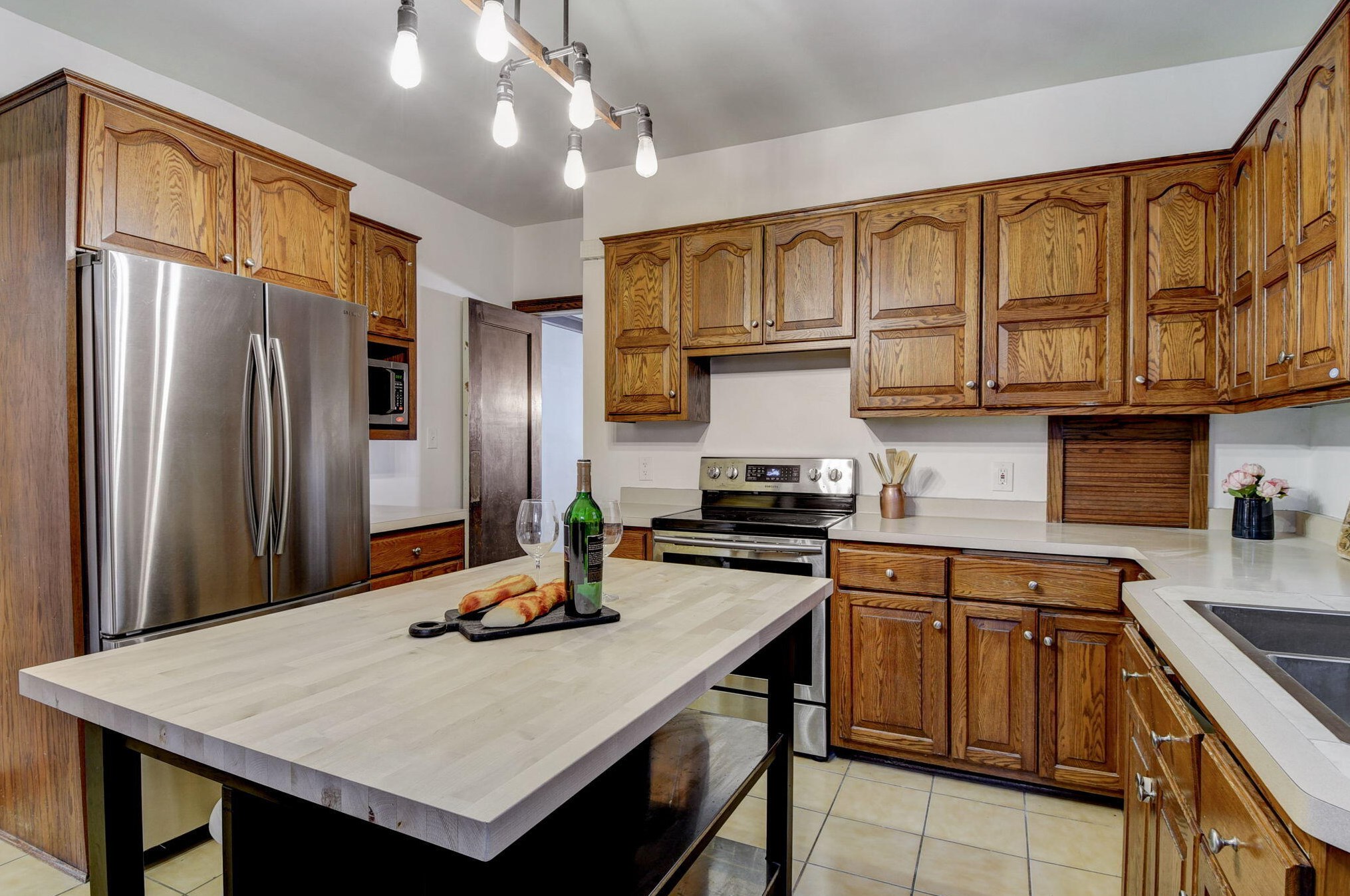 3052 Stowell Ave, Milwaukee WI 53211-2461 exterior