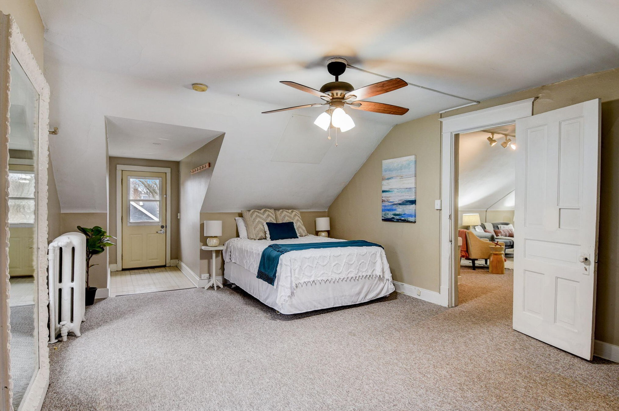 3052 Stowell Ave, Milwaukee WI 53211-2461 exterior