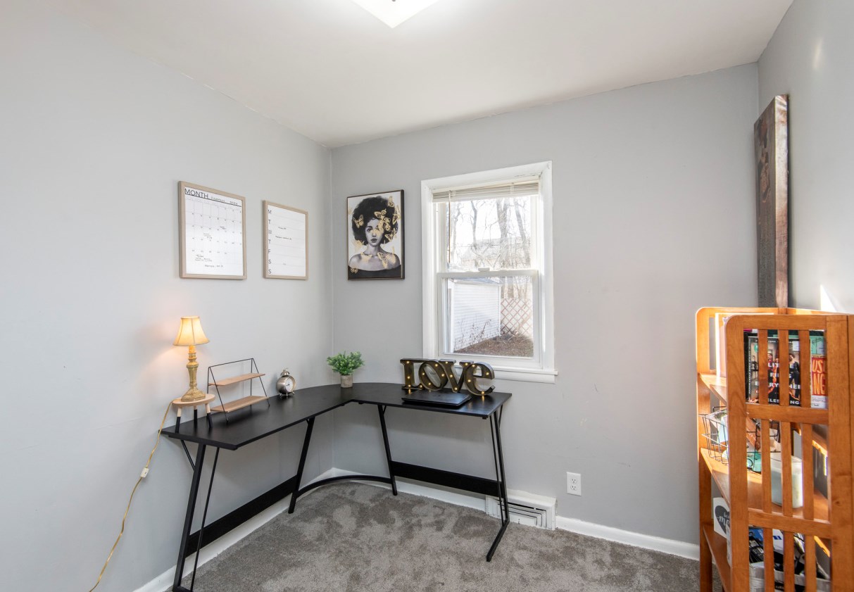 2115 Neil Pl, Milwaukee WI  53209-5027 exterior