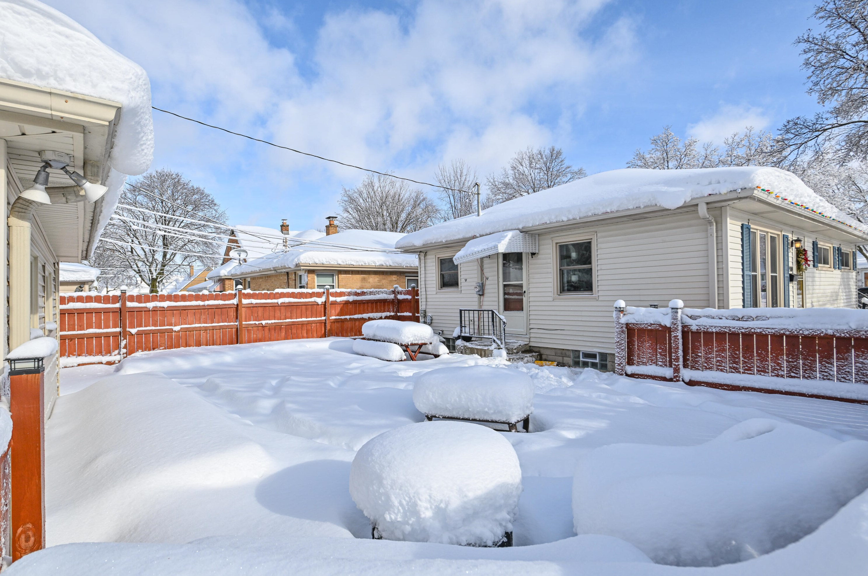 7900 Melvina St, Milwaukee WI  53222-2938 exterior