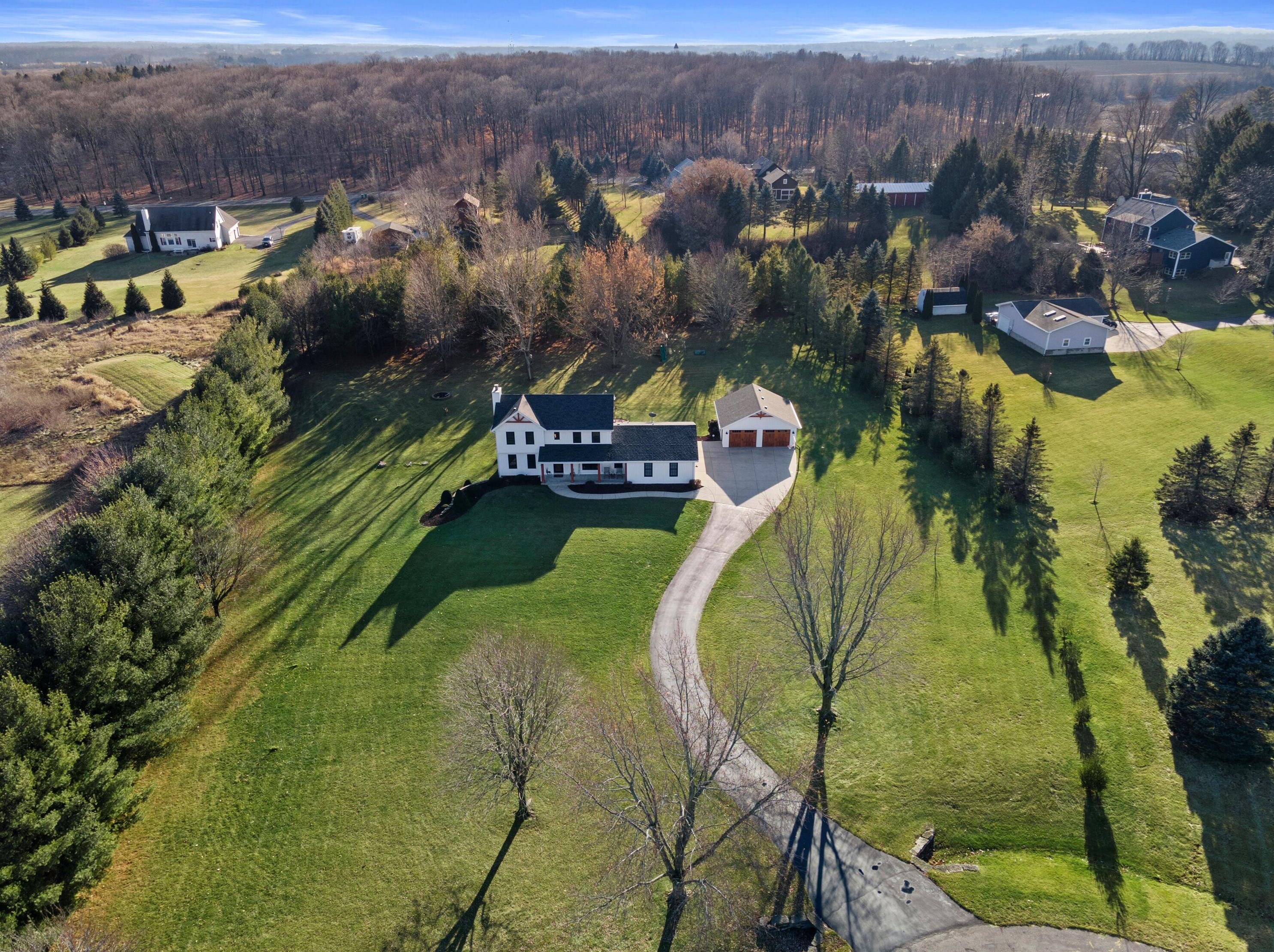 1345 Geiger Ct, Cedarburg, WI 53012-9489