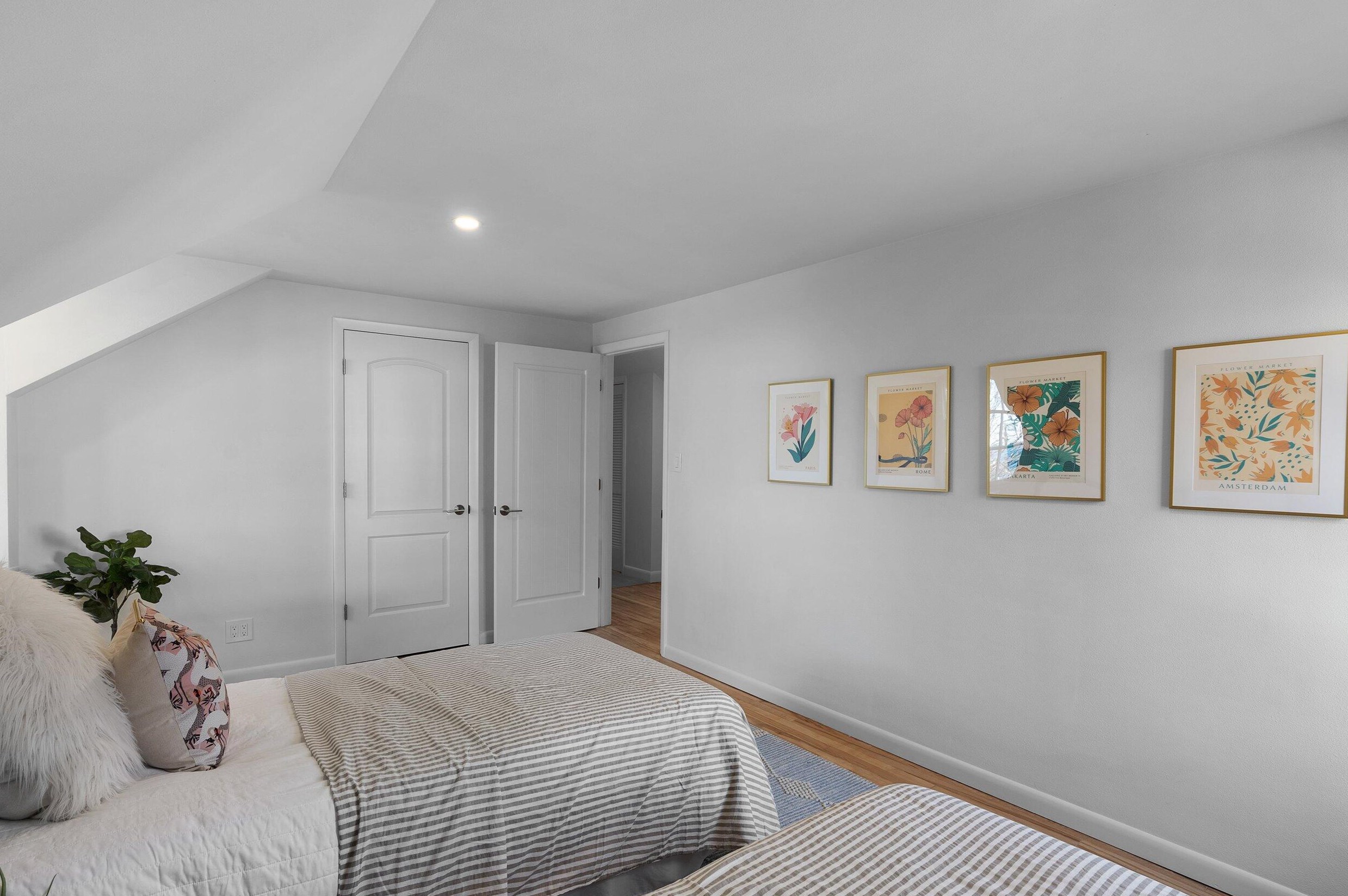 4150 Lake Dr, Milwaukee WI  53211-1719 exterior