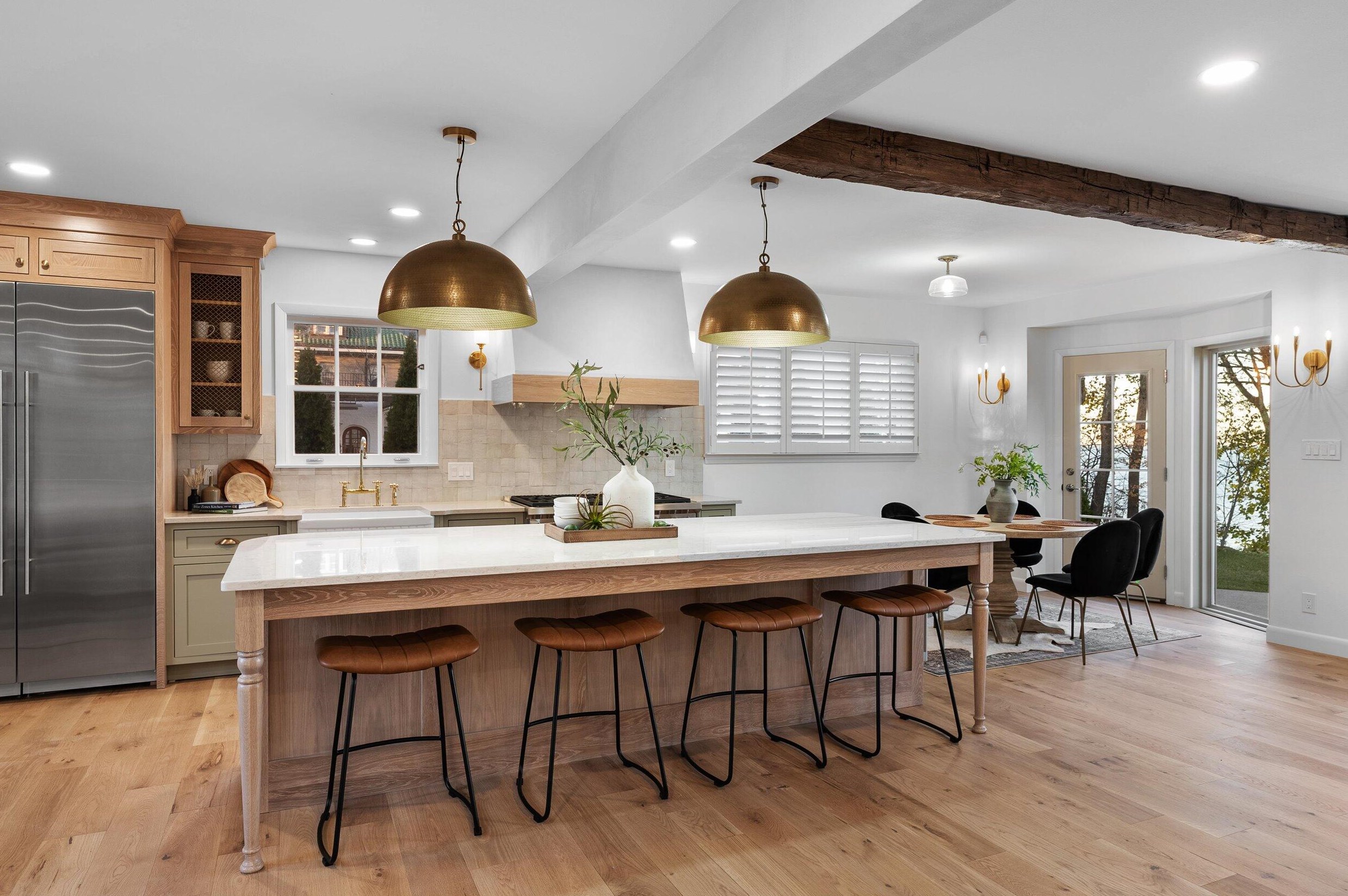 4150 Lake Dr, Milwaukee WI  53211-1719 exterior