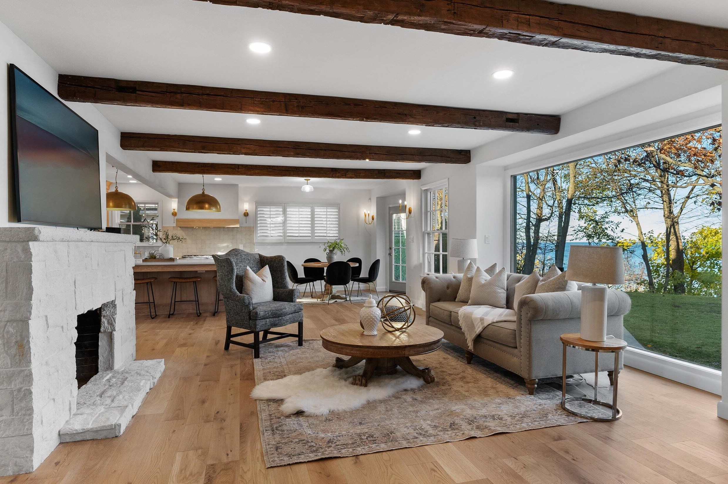 4150 Lake Dr, Milwaukee WI  53211-1719 exterior