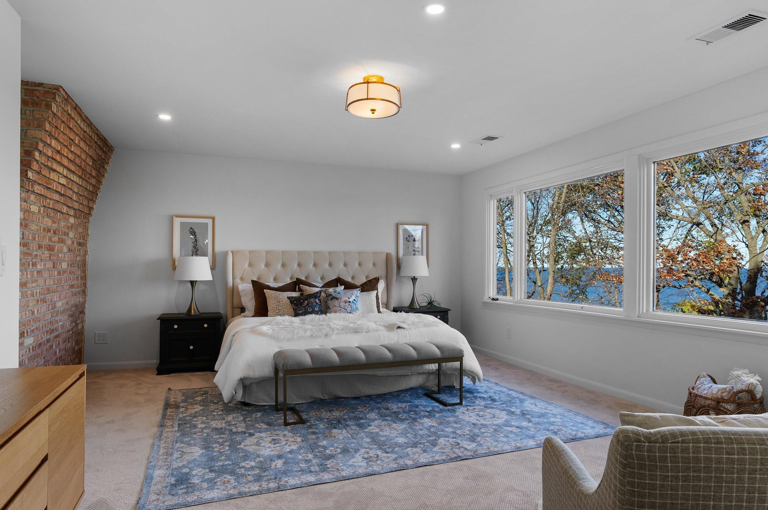 4150 Lake Dr, Milwaukee WI  53211-1719 exterior