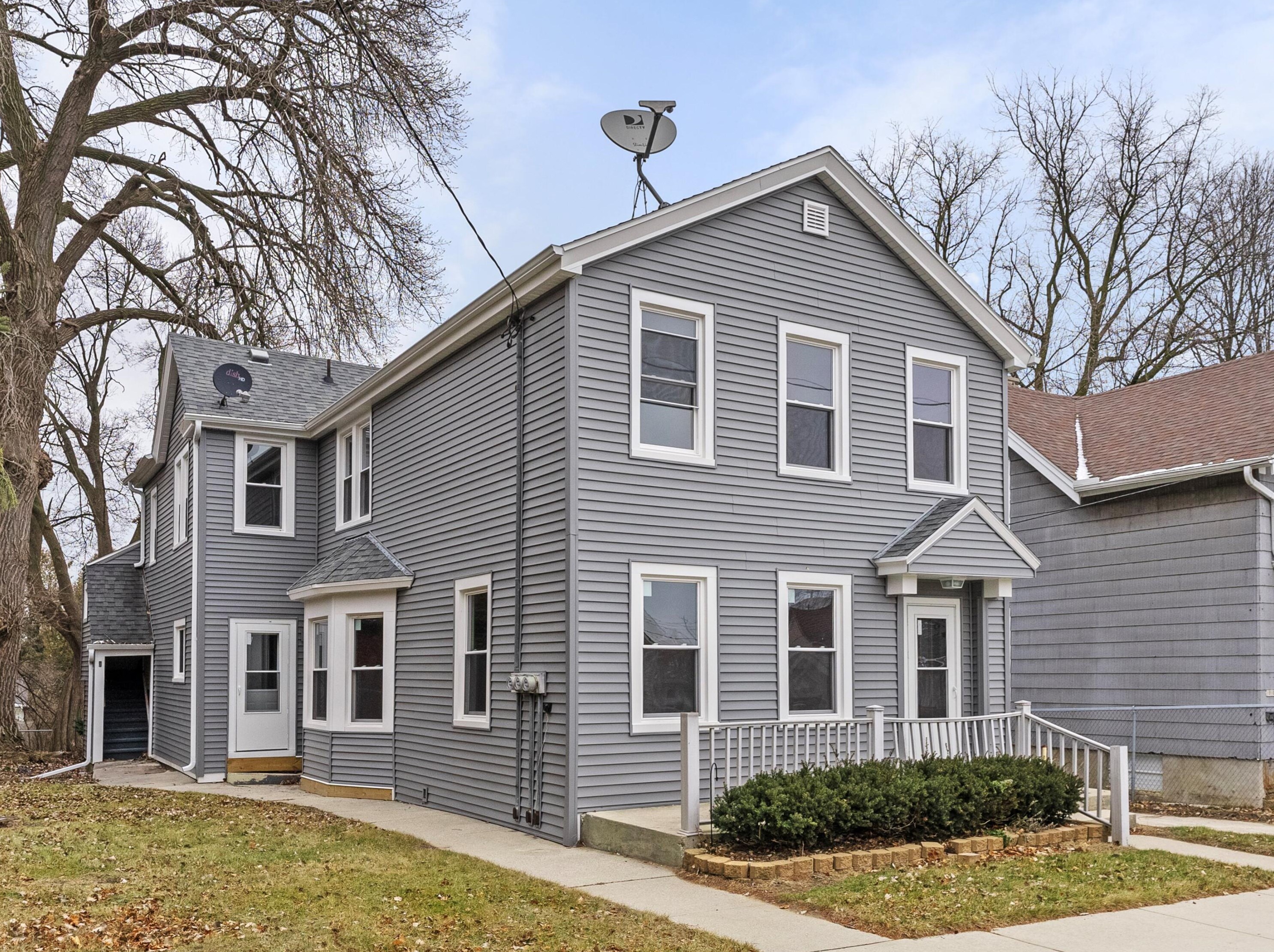 1012 Columbus St, Manitowoc WI  54220-5723 exterior