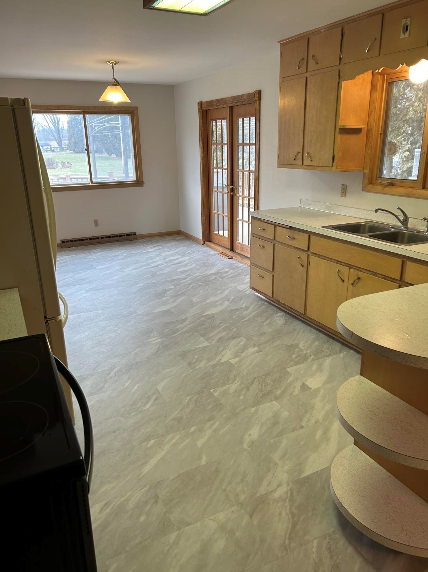202 Lounsbury St, Watertown, WI 53098-2308