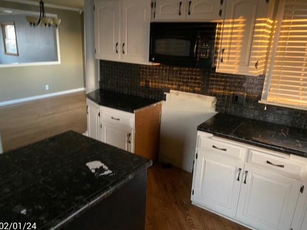 8292 61st St, Milwaukee WI  53223-3562 exterior