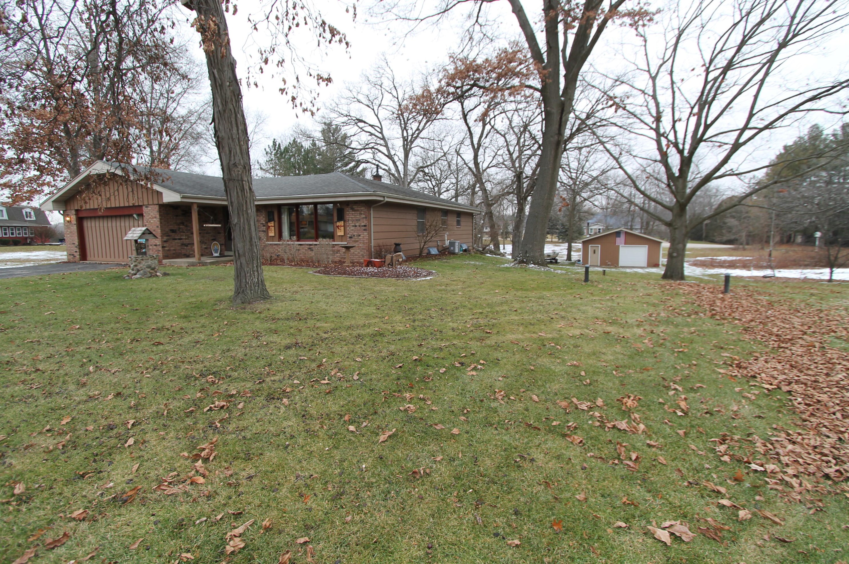 119 Oak St, Lyons, WI 53105-7939